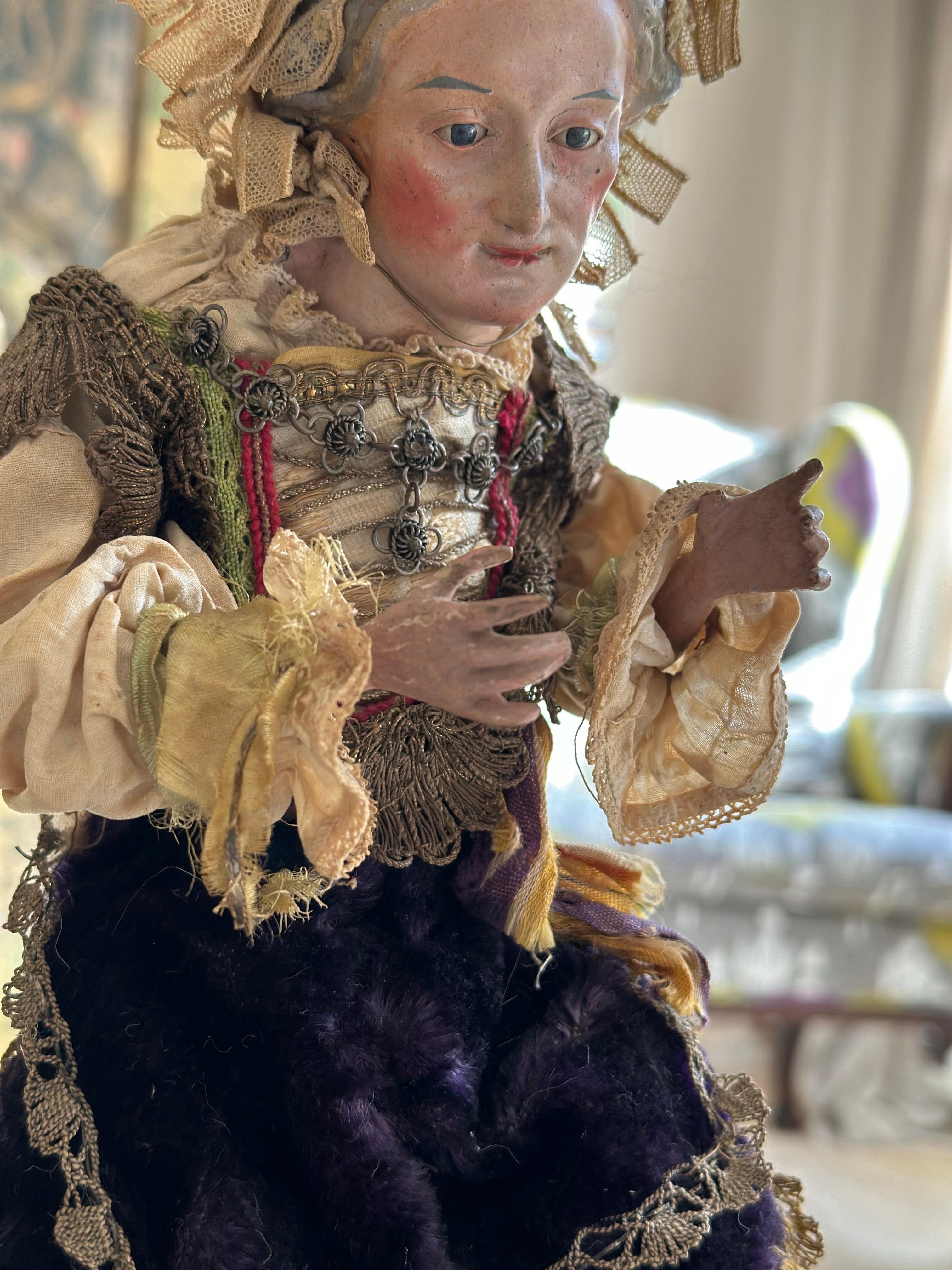 Rare 18th Century Neapolitan Nativity Figure – Woman in Traditional Dress For Sale 11