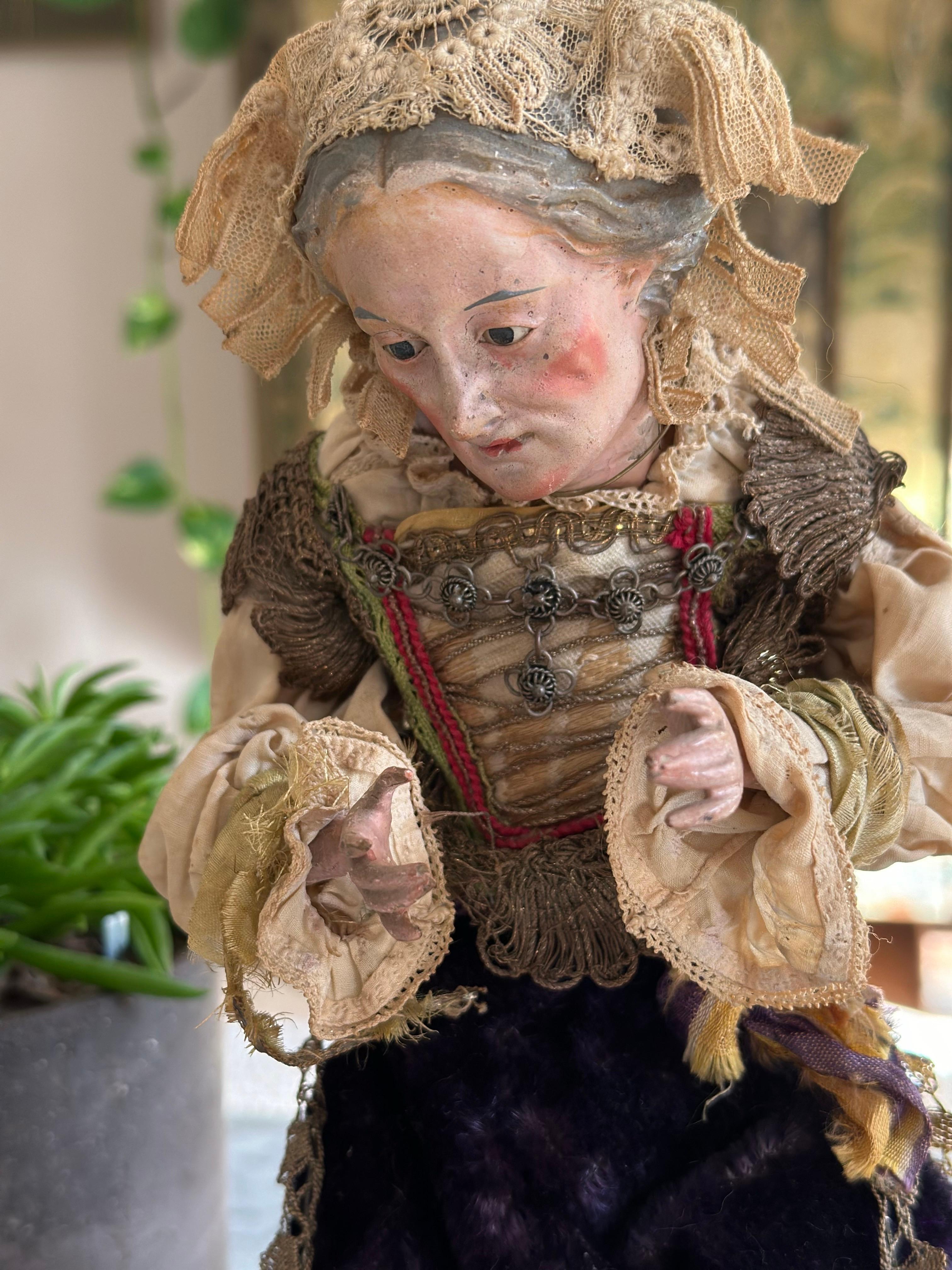Rare 18th Century Neapolitan Nativity Figure – Woman in Traditional Dress For Sale 13