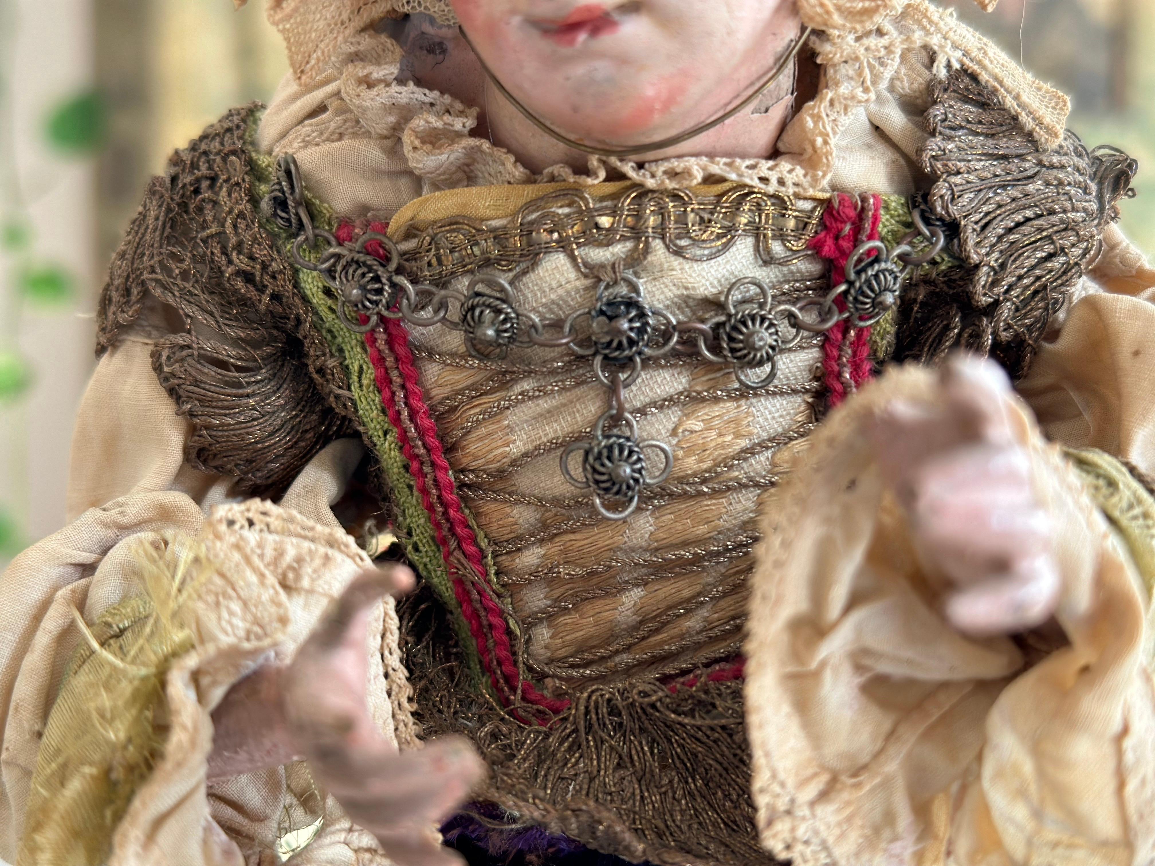 Rare 18th Century Neapolitan Nativity Figure – Woman in Traditional Dress In Good Condition For Sale In Hamburg, DE