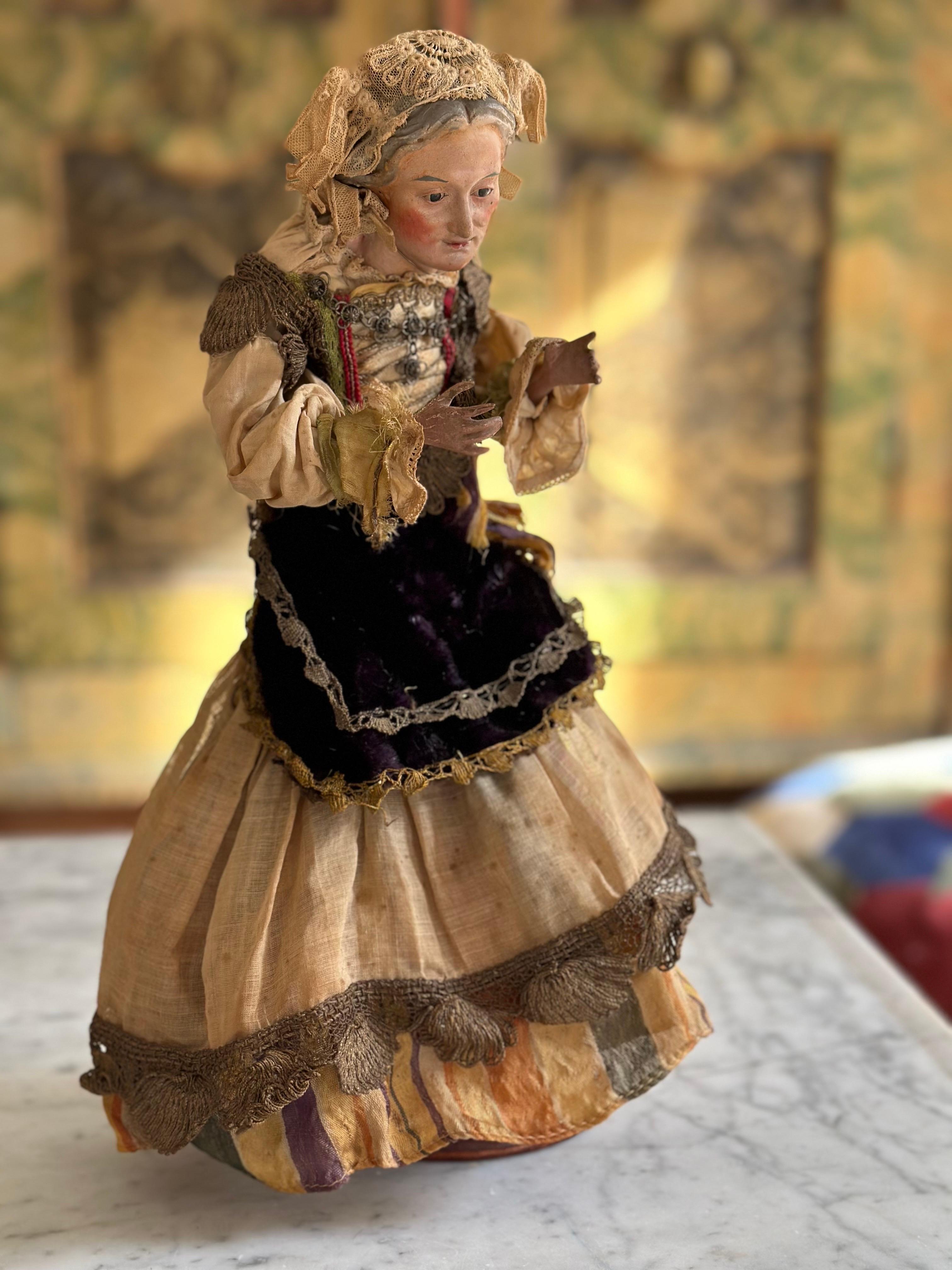 Late 18th Century Rare 18th Century Neapolitan Nativity Figure – Woman in Traditional Dress For Sale