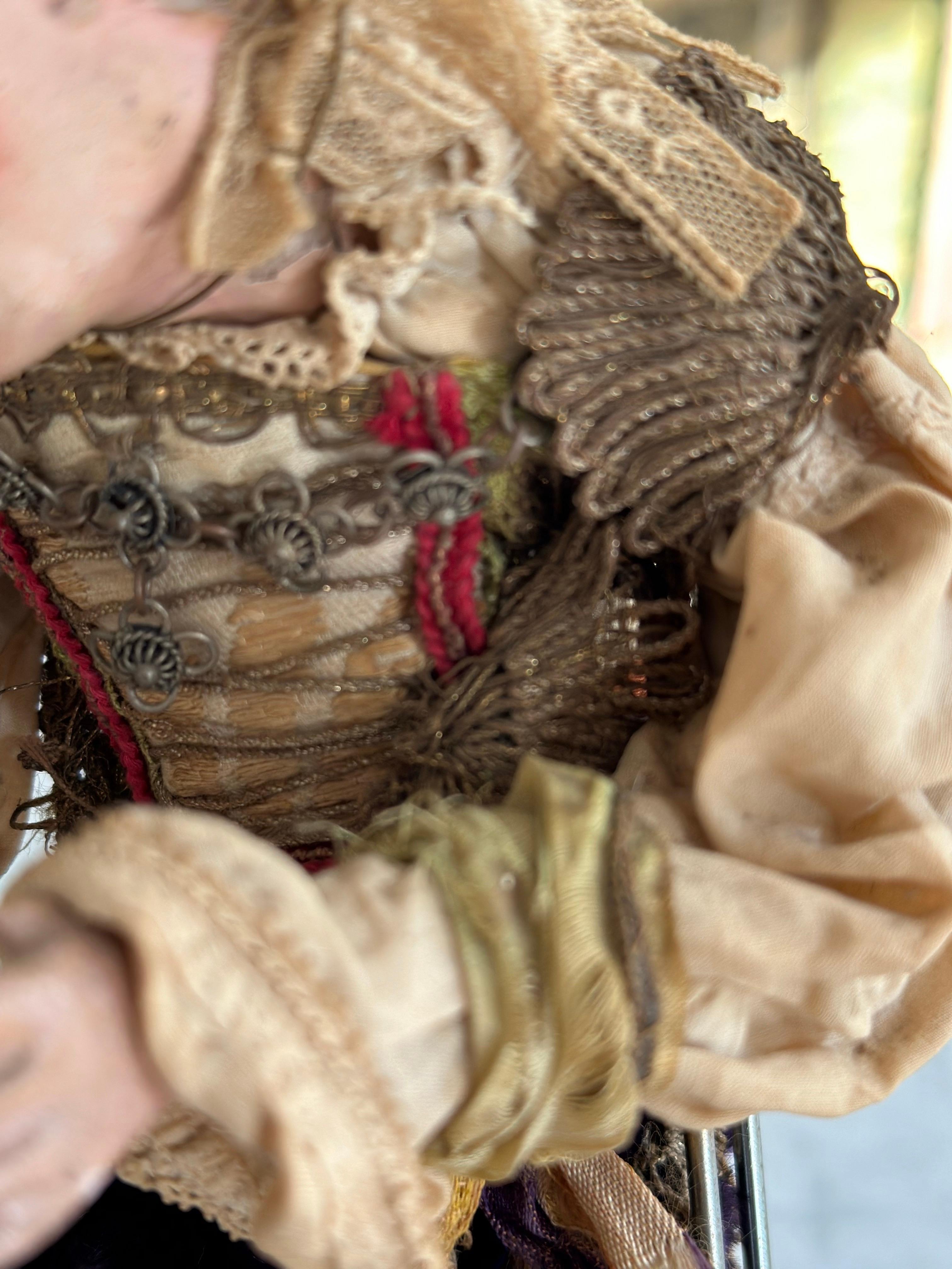 Rare 18th Century Neapolitan Nativity Figure – Woman in Traditional Dress For Sale 1