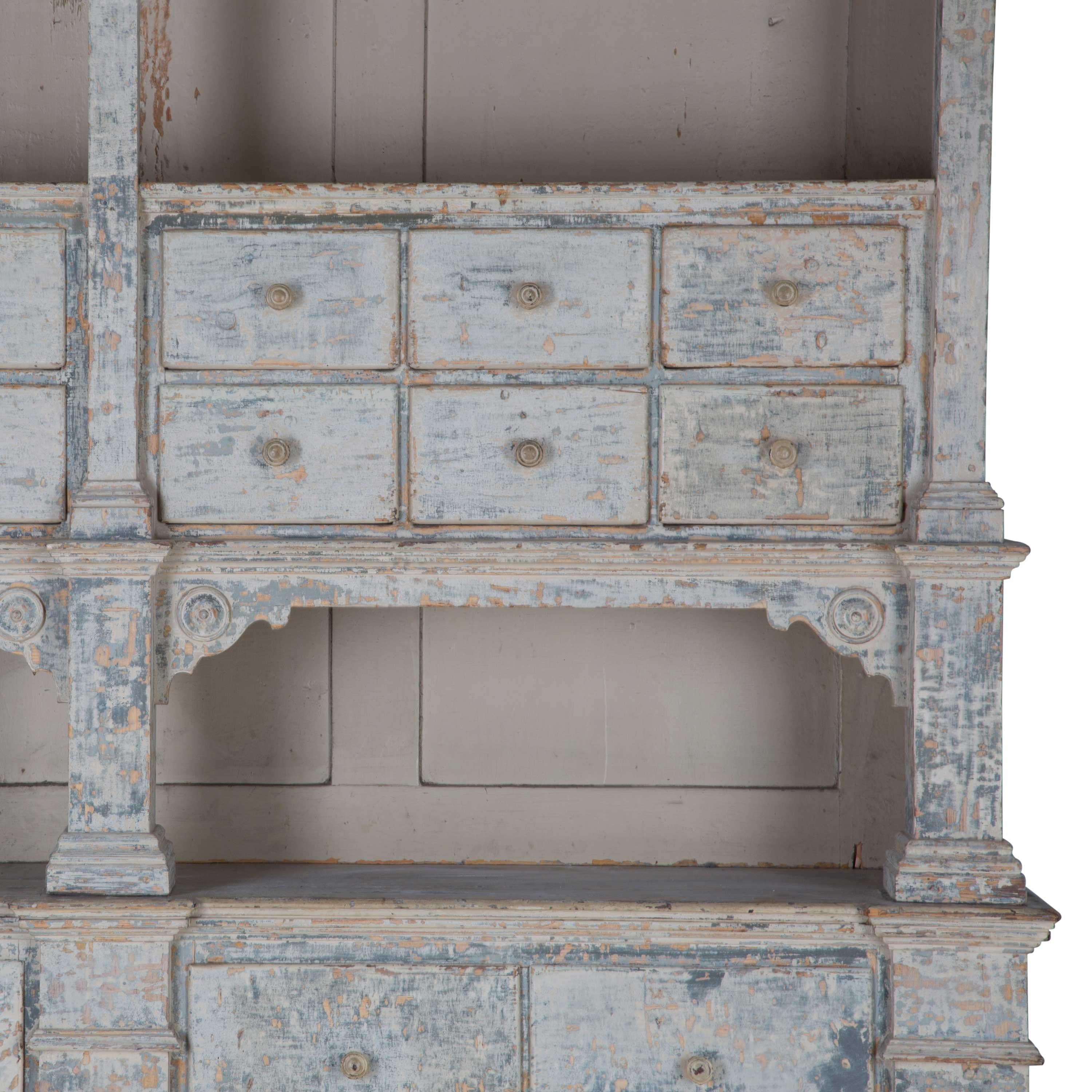 Rare 18th Century Northern European Dresser im Zustand „Relativ gut“ in Gloucestershire, GB