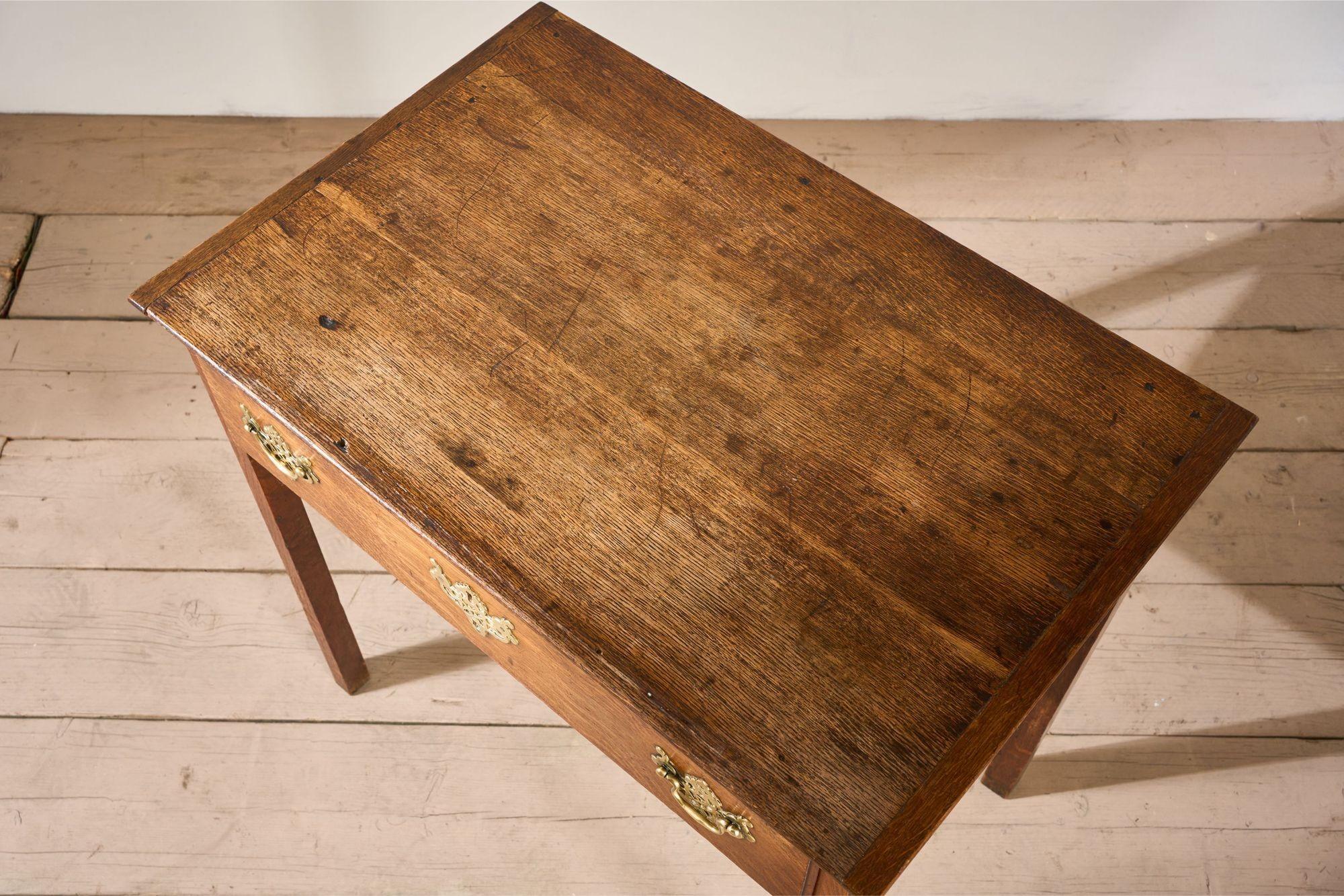 Chêne Rare table d'artiste en Oak du 18e siècle en vente