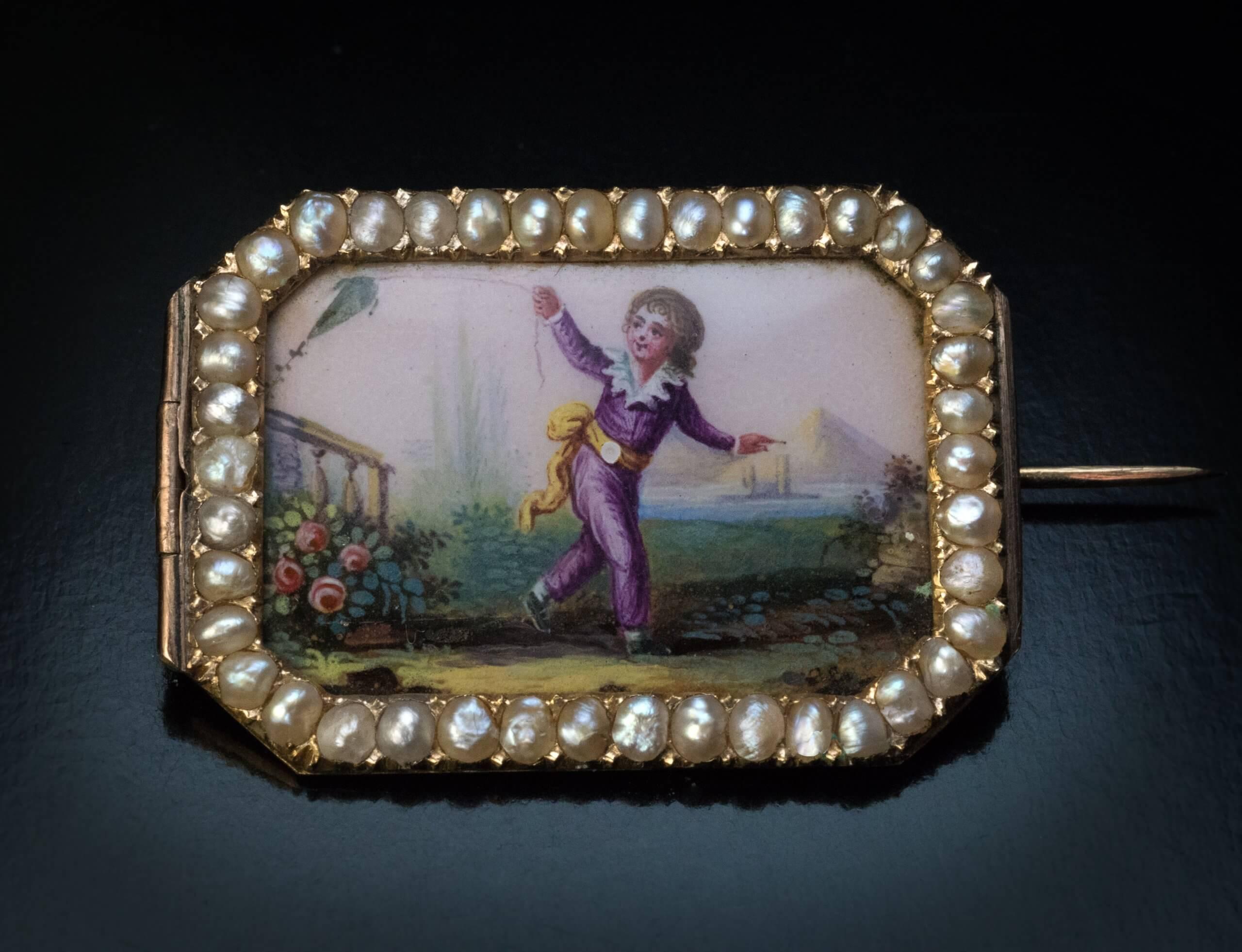 Bead Rare 18th Century Painted Enamel Gold Brooch For Sale