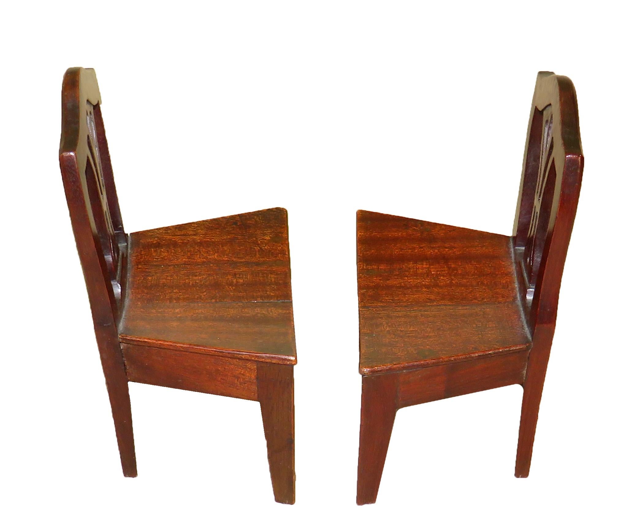Rare 18th Century Pair of Miniature Mahogany Chairs In Good Condition In Bedfordshire, GB