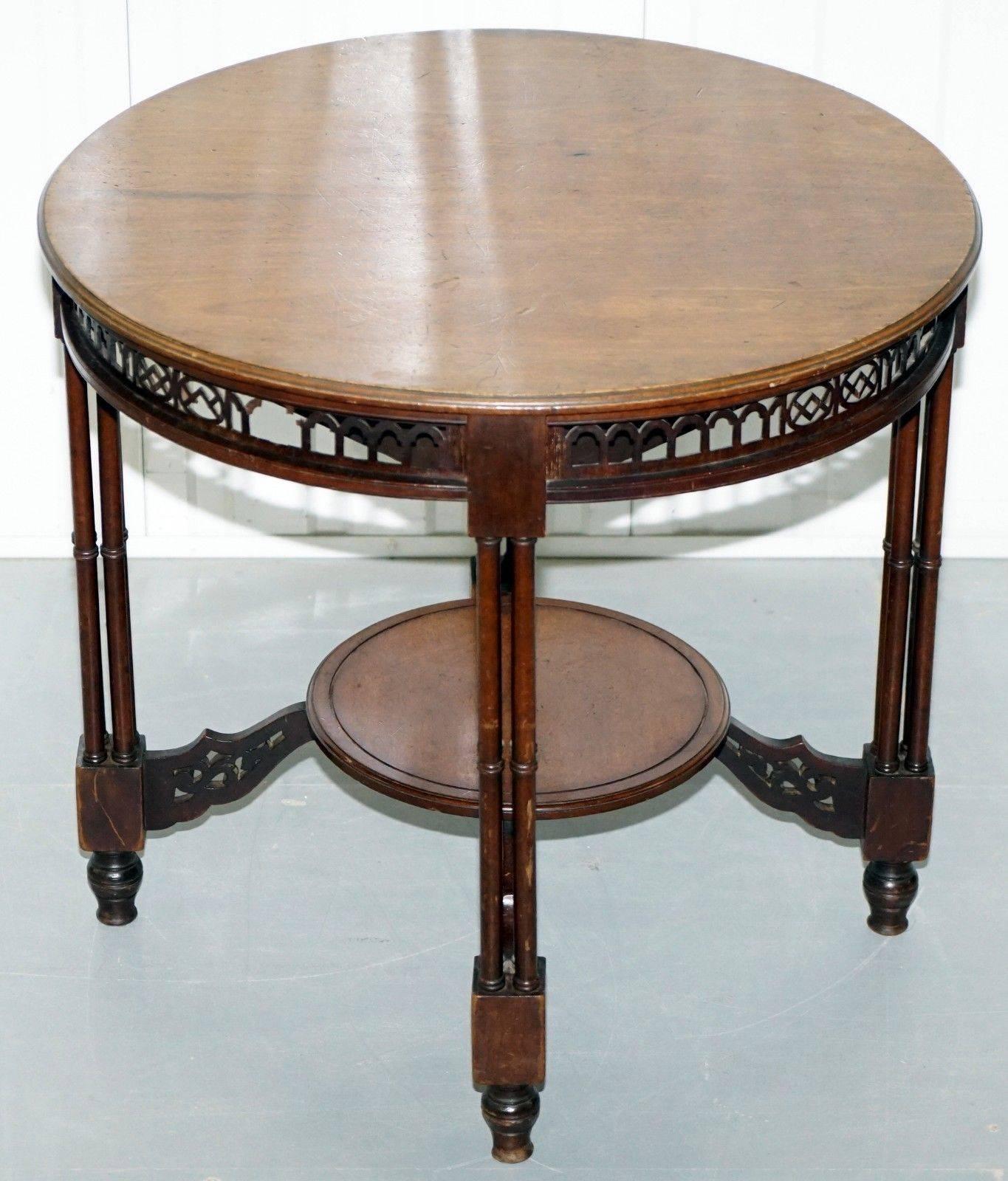 British Rare 18th Century Style Thomas Chippendale Clustered Column Leg Occasional Table