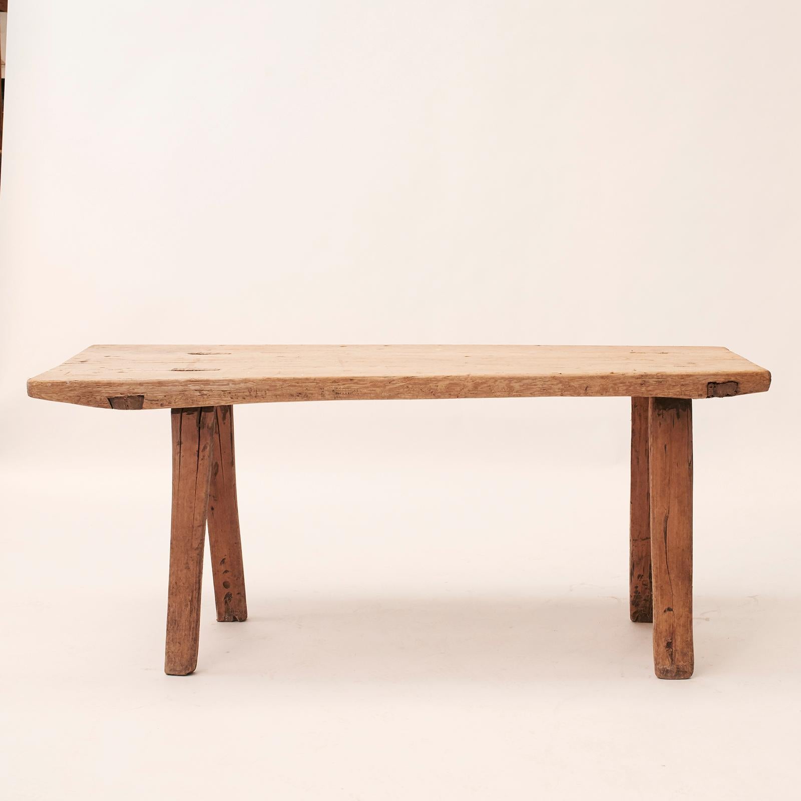 Rare table from Nordland (Sweden), 18th century. Natural raw look and patina.