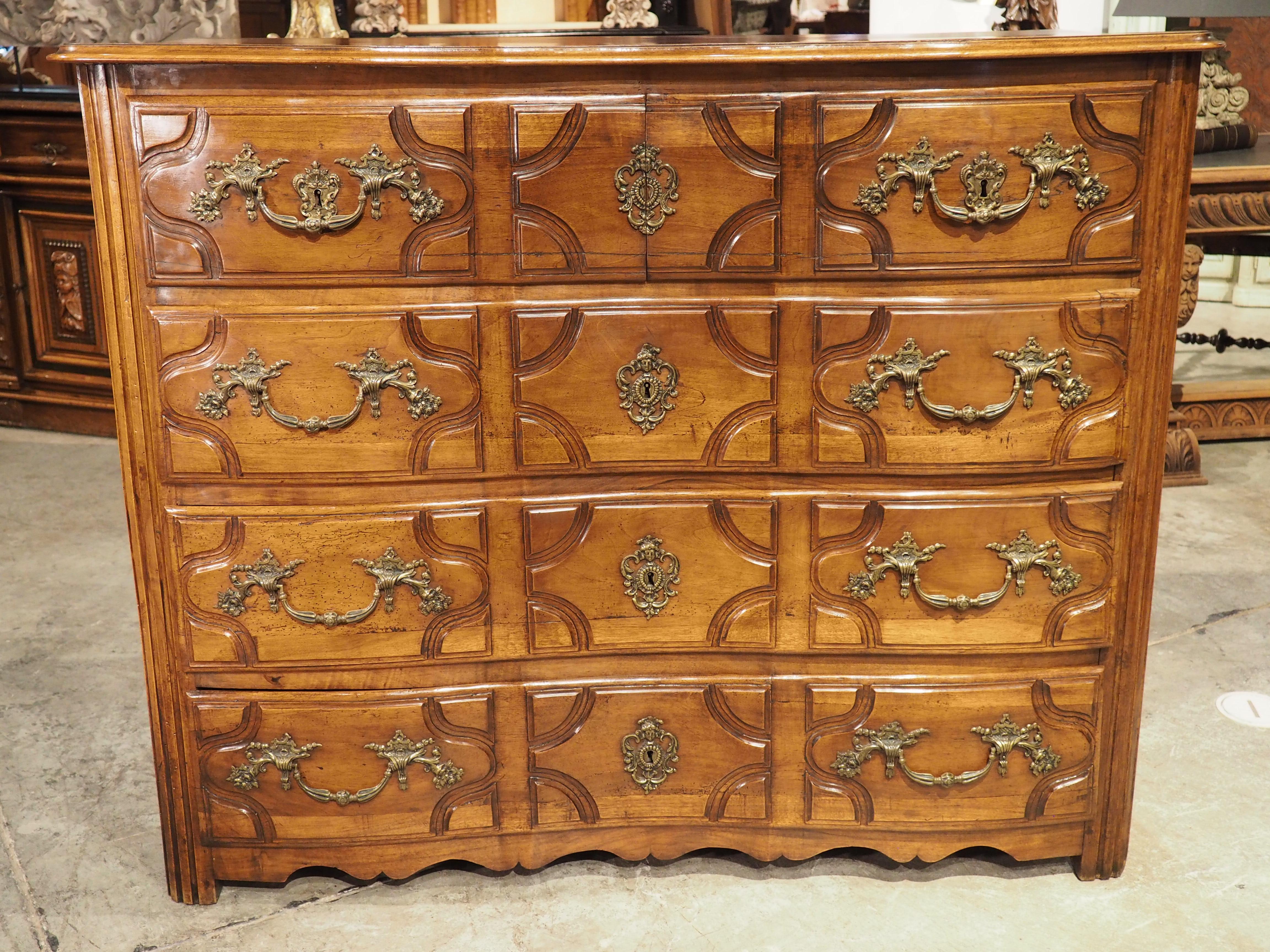 Rare 18th Century Walnut Wood Commode from the Île-de-France Region 6