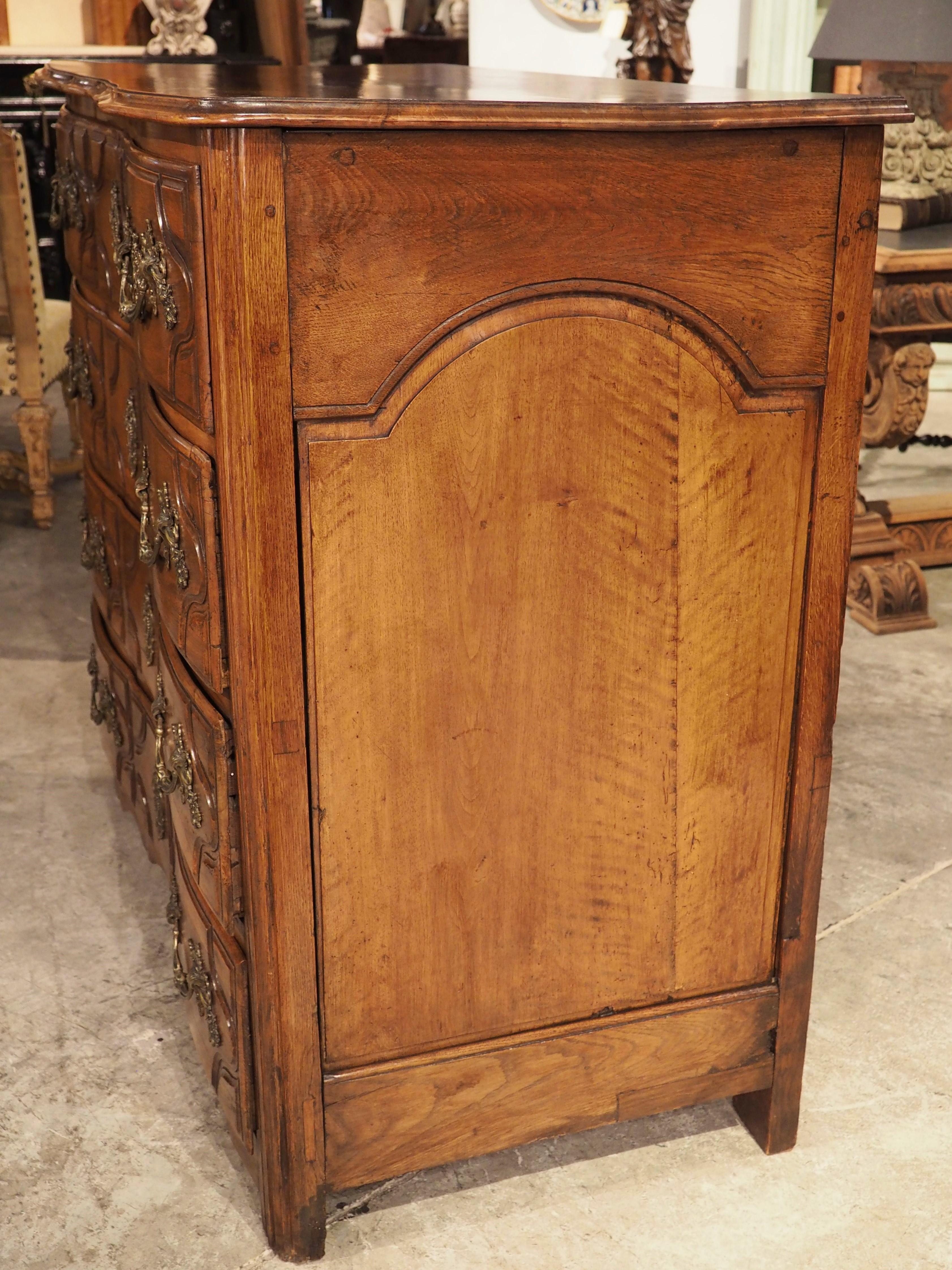 Rare 18th Century Walnut Wood Commode from the Île-de-France Region 10