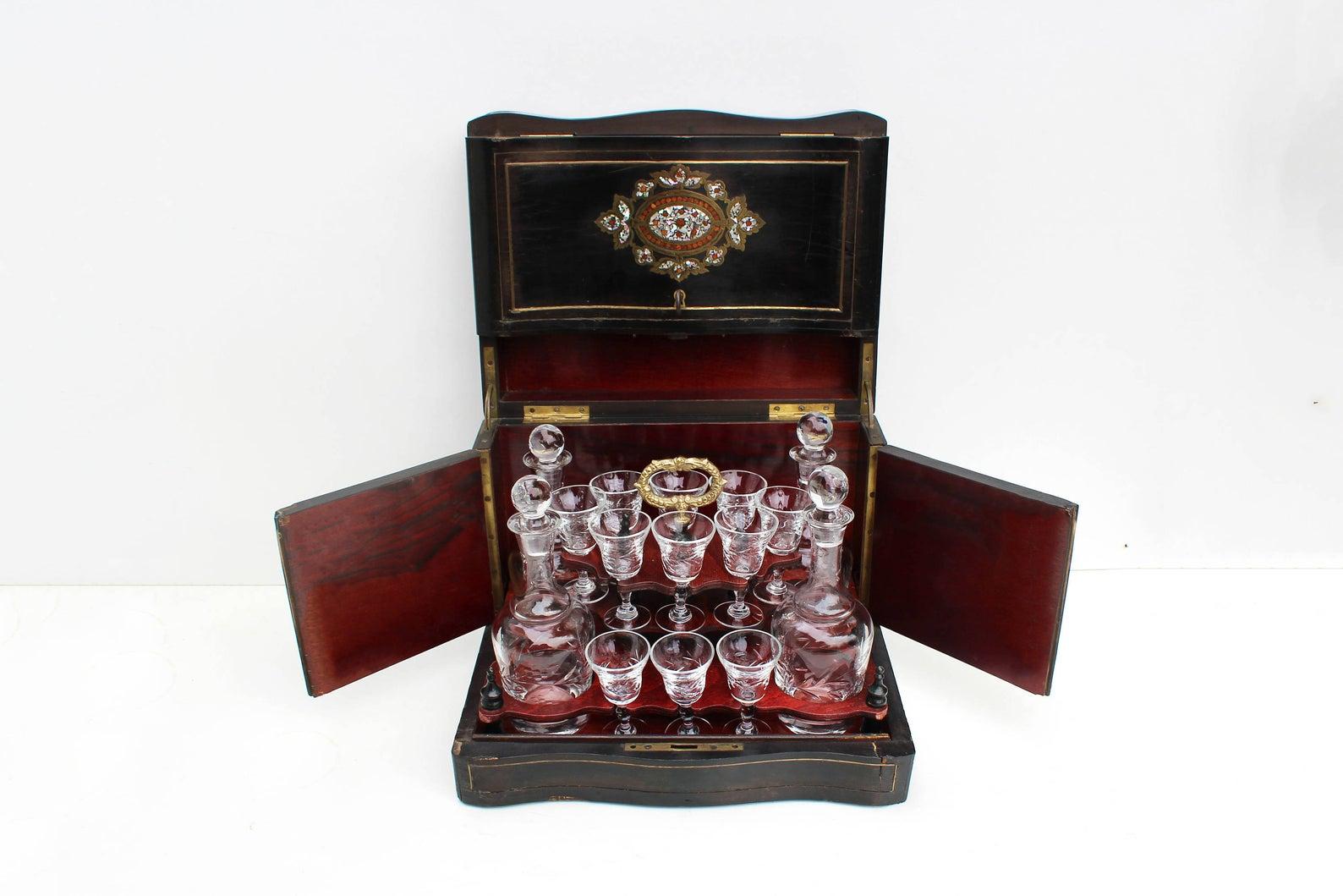 Rare 19 Century Napoleon Liquor Cellar / Cabinet Ebonized Wood Mother of Pearls For Sale 4