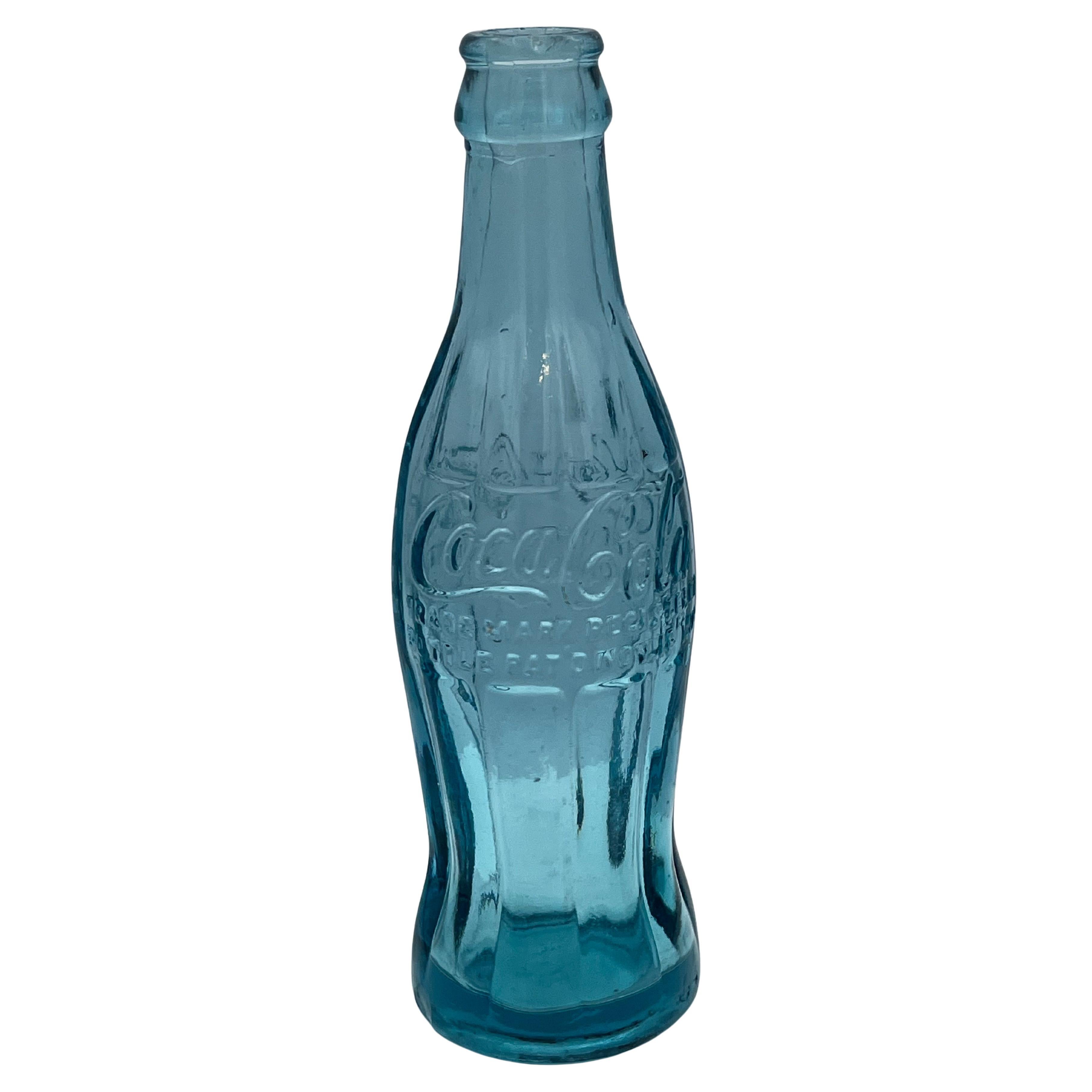 Rara bottiglia di Coca-Cola "Ice Blue" del 1915 in rilievo, vetro Reed, brevetto del 16 novembre 1915 in vendita