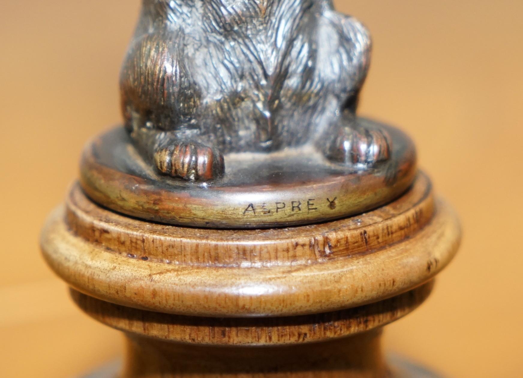 We are delighted to offer for sale this stunning and very rare solid bronze 1920 Asprey London car mascot of a begging Scottie dog

These pieces are exceptionally rare and highly collectable, Asprey made a limited run of these, some in nickel,