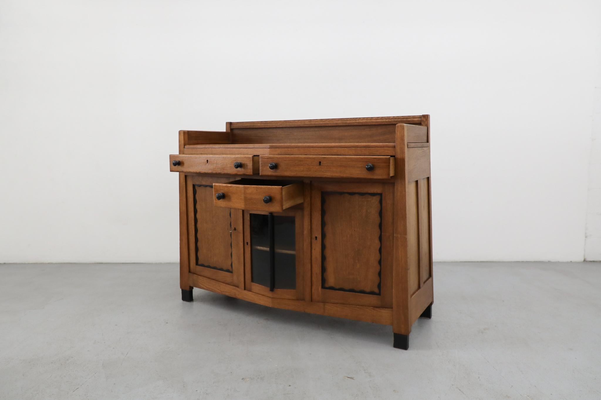 Mid-Century moderno Raro comò della Scuola di Amsterdam Art Deco degli anni '20, in Oak, di Paul Bromberg per Pander in vendita