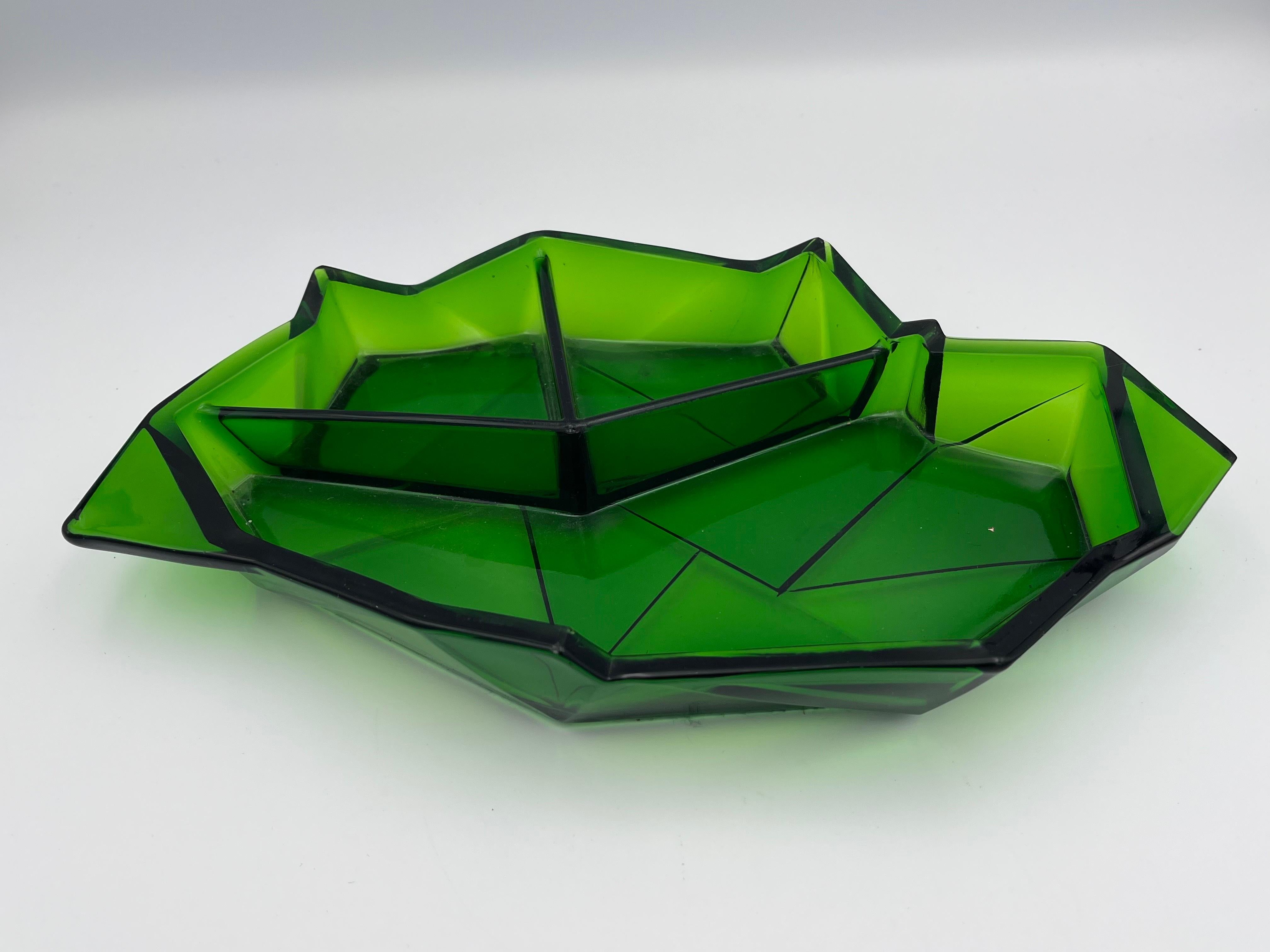 Seltene 1920's Art Deco Dschungel Grün Ruba Rombic Consolidated Glass Servierplatte (Frühes 20. Jahrhundert) im Angebot