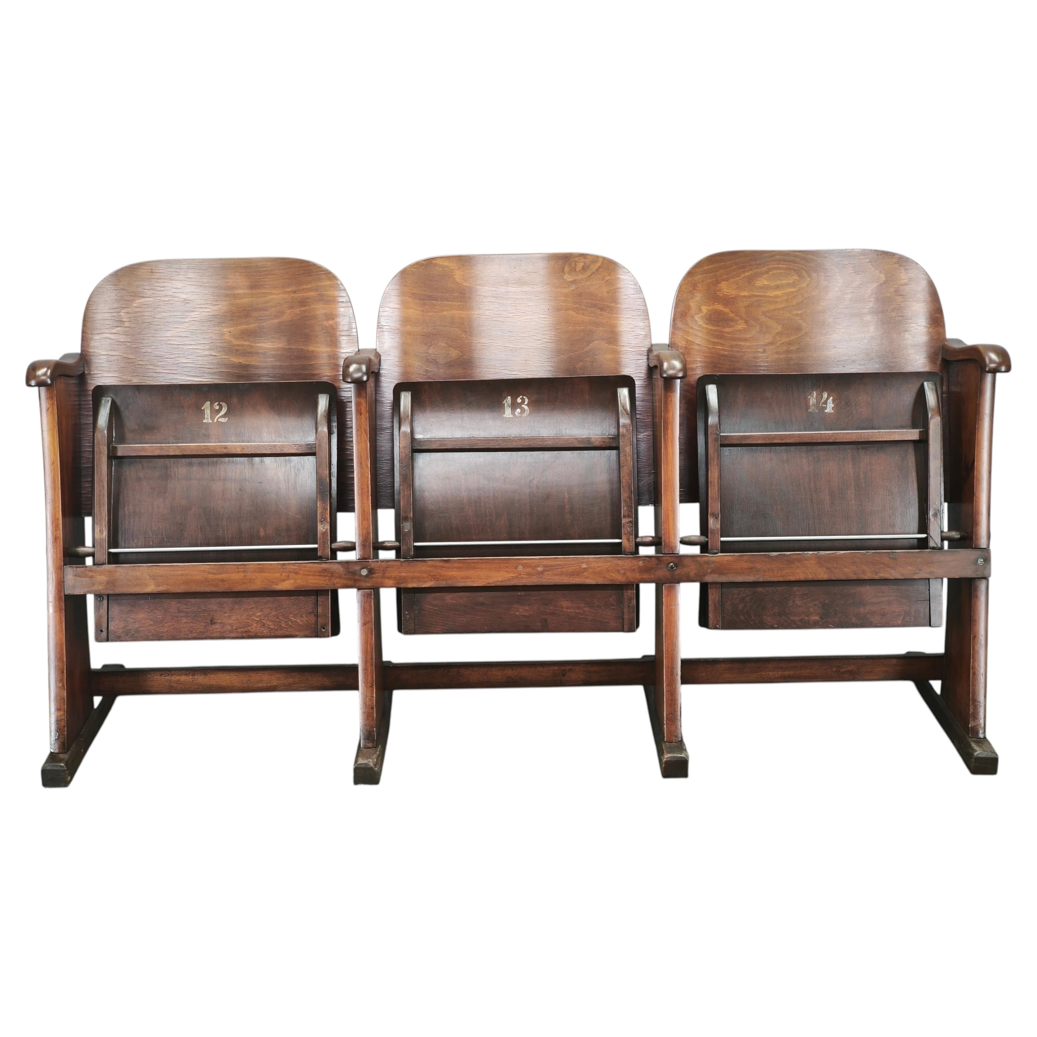 Seltene tschechoslowakische Dreisitz-Kinobank aus den 1920er Jahren, Thonet-Stil im Angebot