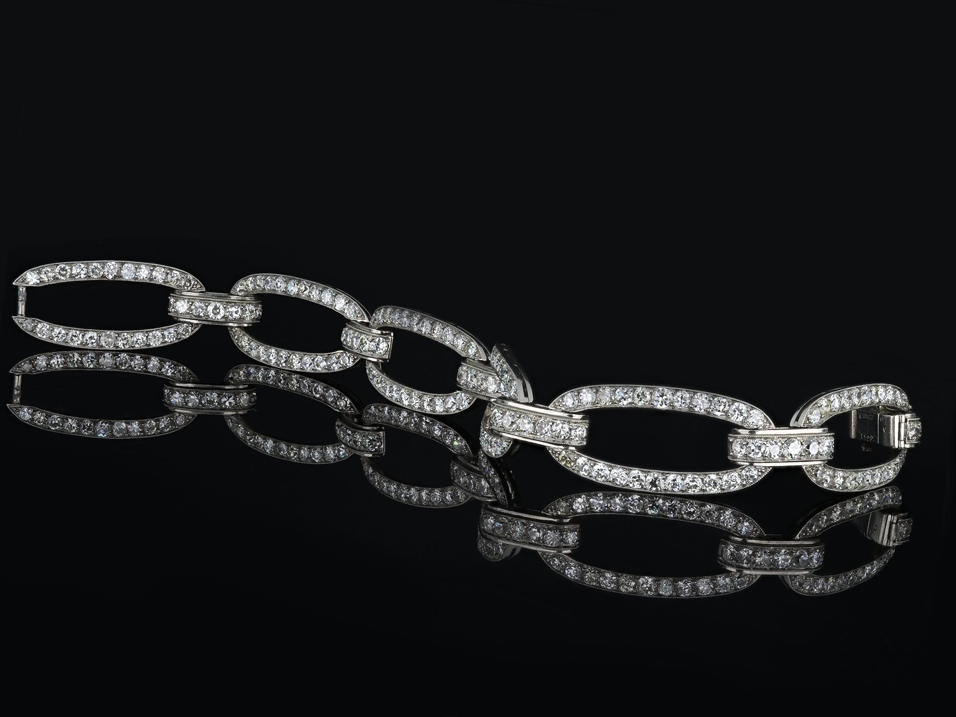Rare 1920s Georges Fouquet Diamond Oval Link Bracelet  In Good Condition For Sale In London, GB