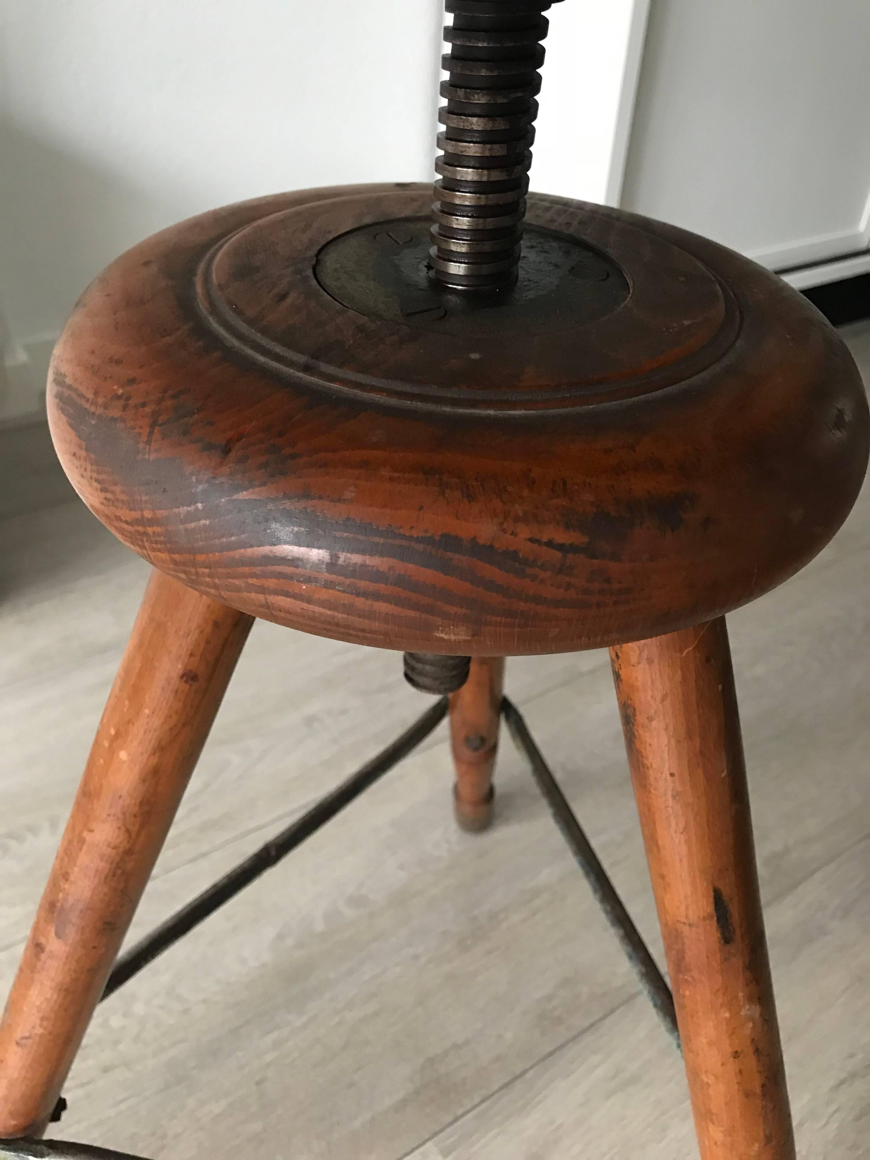 Rare Industrial Artist Studio Spindle Chair or Stool Adjustable in Height, 1920s 1