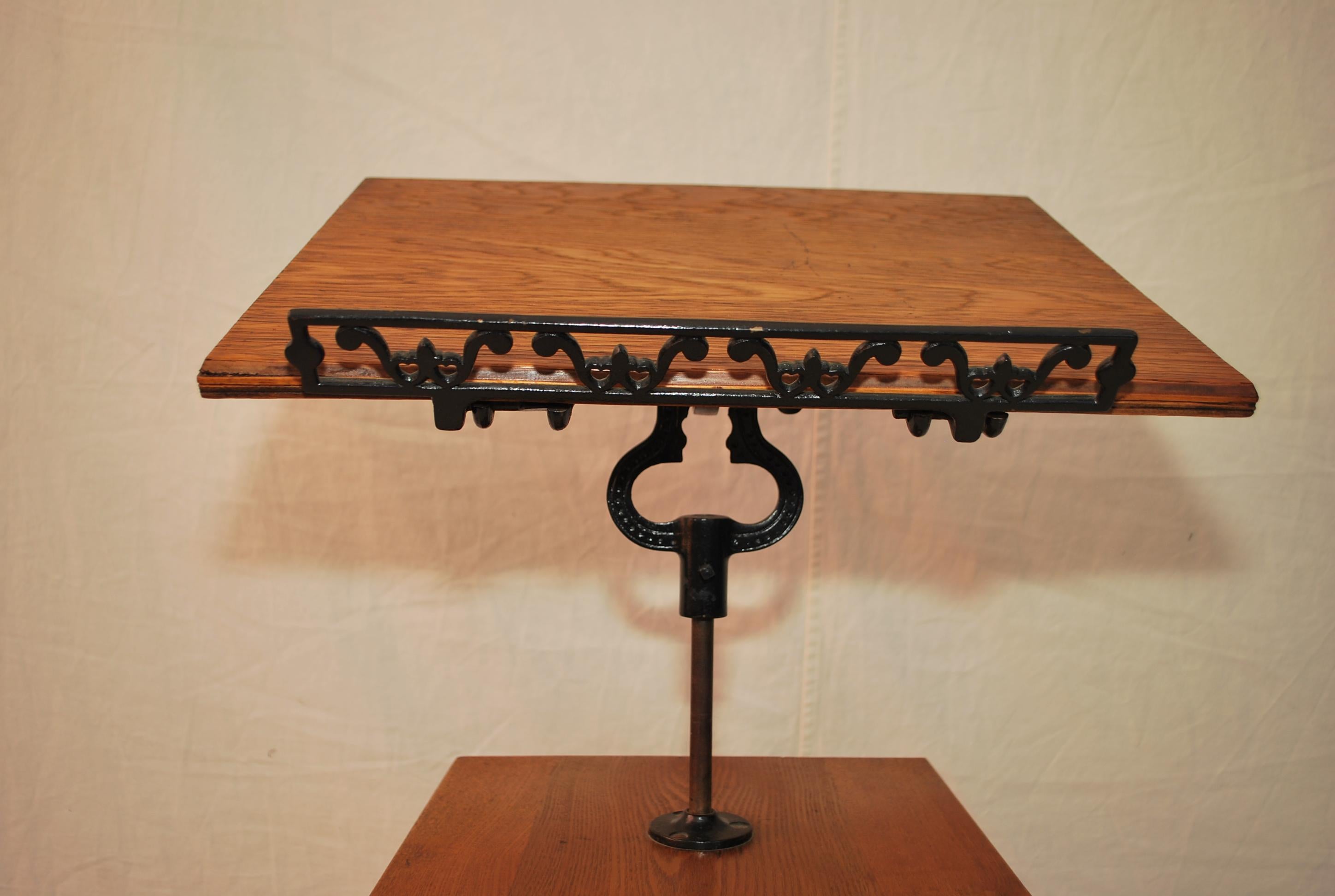 Rare 1920's music/book/lectern stand with storage For Sale 4