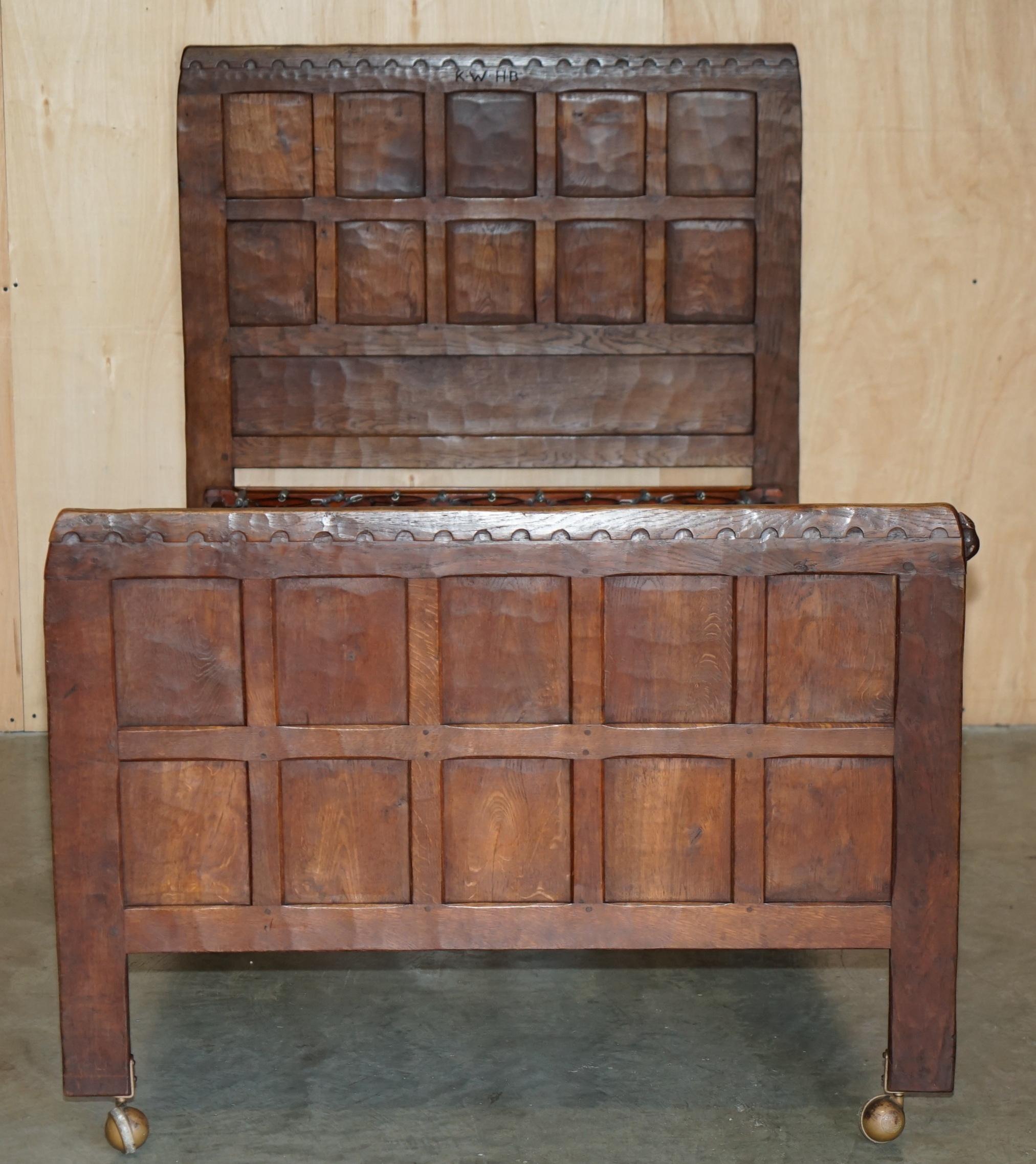 Inglese RARO MATRIMONIALE STAPLES DEGLI ANNI '20 ROBERT MOUSEMAN THOMPSON BEDSTEAD RARO ORiGINALE in vendita