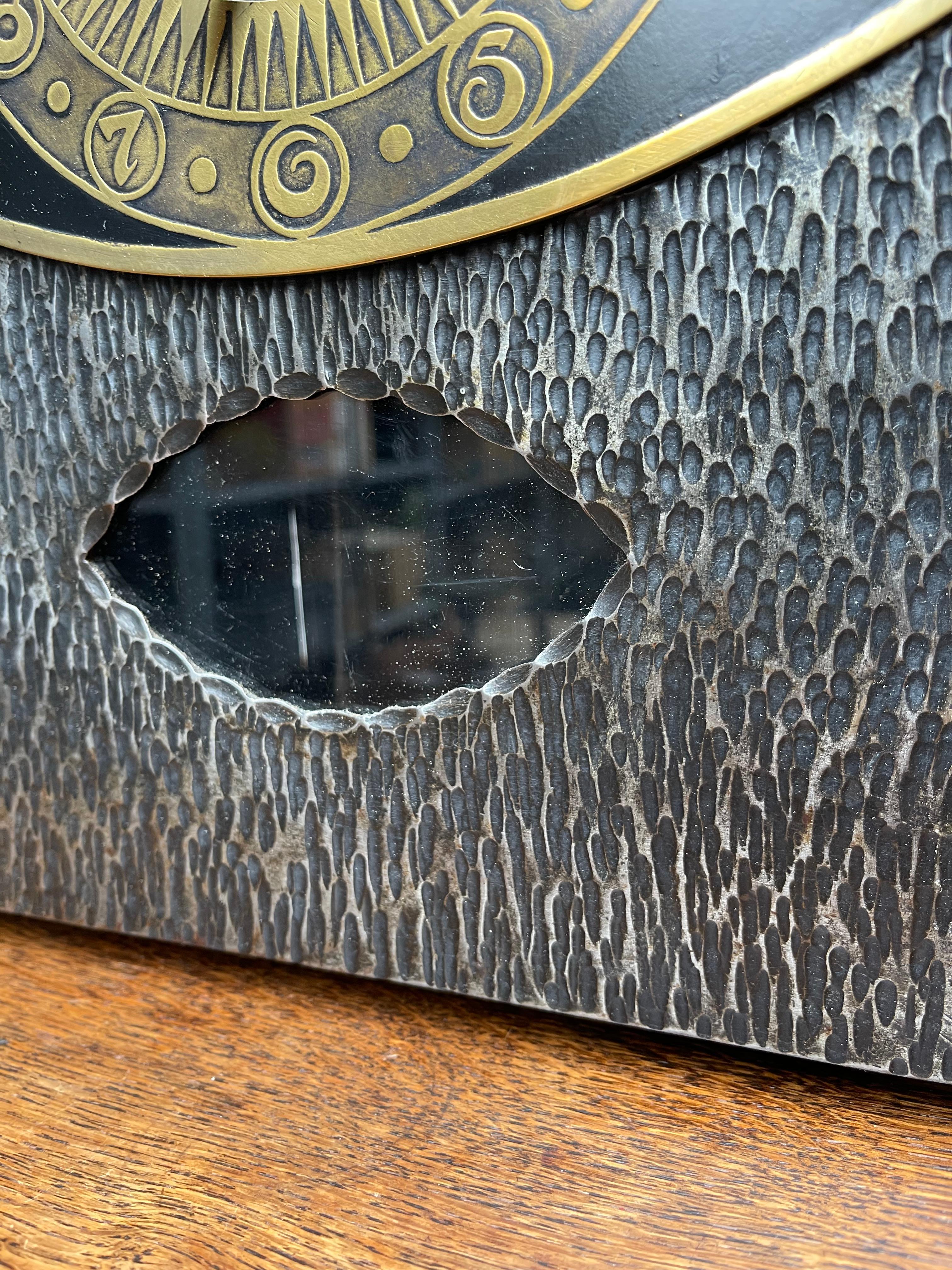 Rare horloge de table ou de bureau des années 1920, estampillée Kriegsmaterial au dos Excellent état - En vente à Lisse, NL