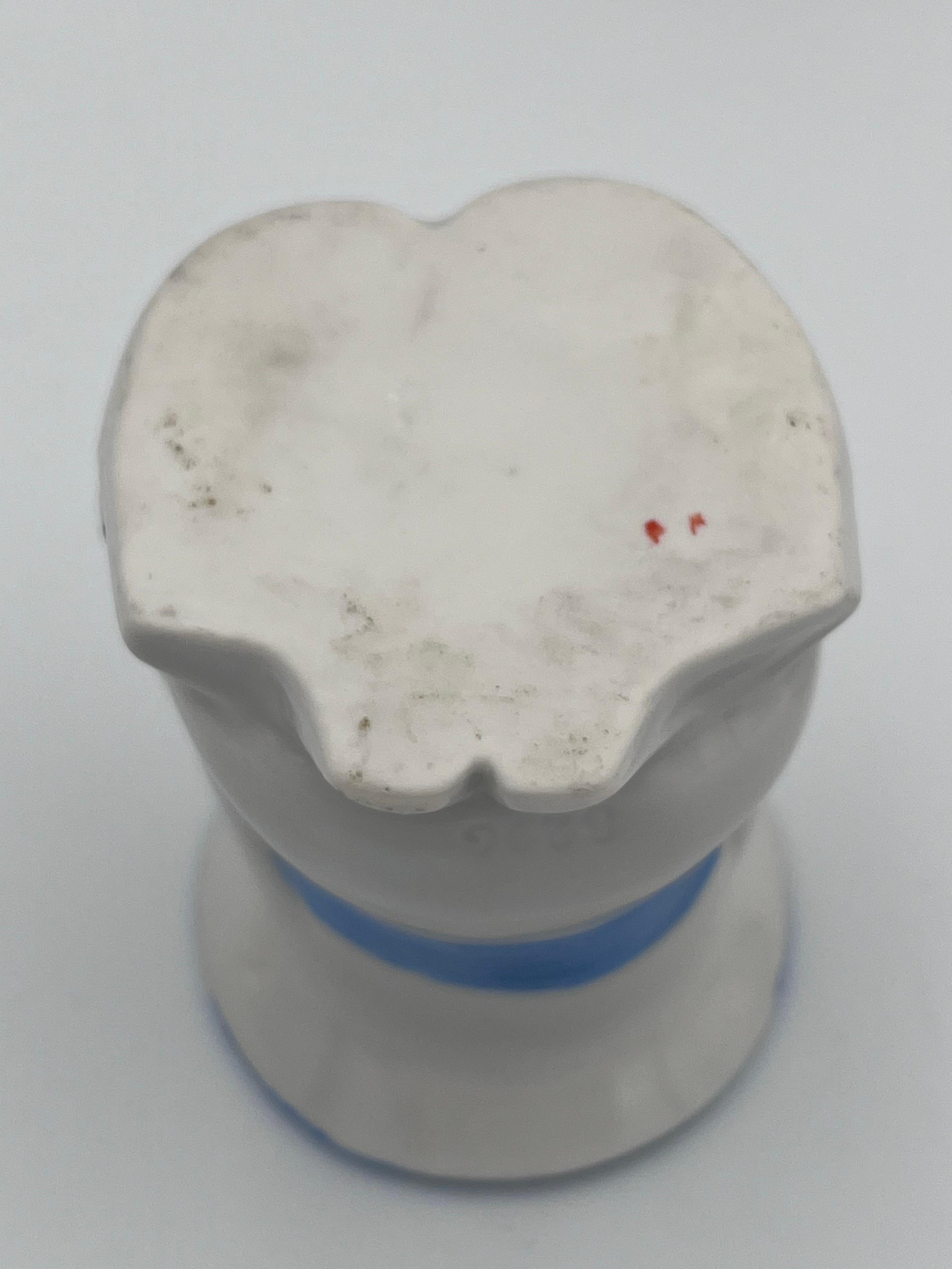 Rare 1930s Art Deco German Porcelain Orientalist Style Figural Tea Strainer For Sale 7