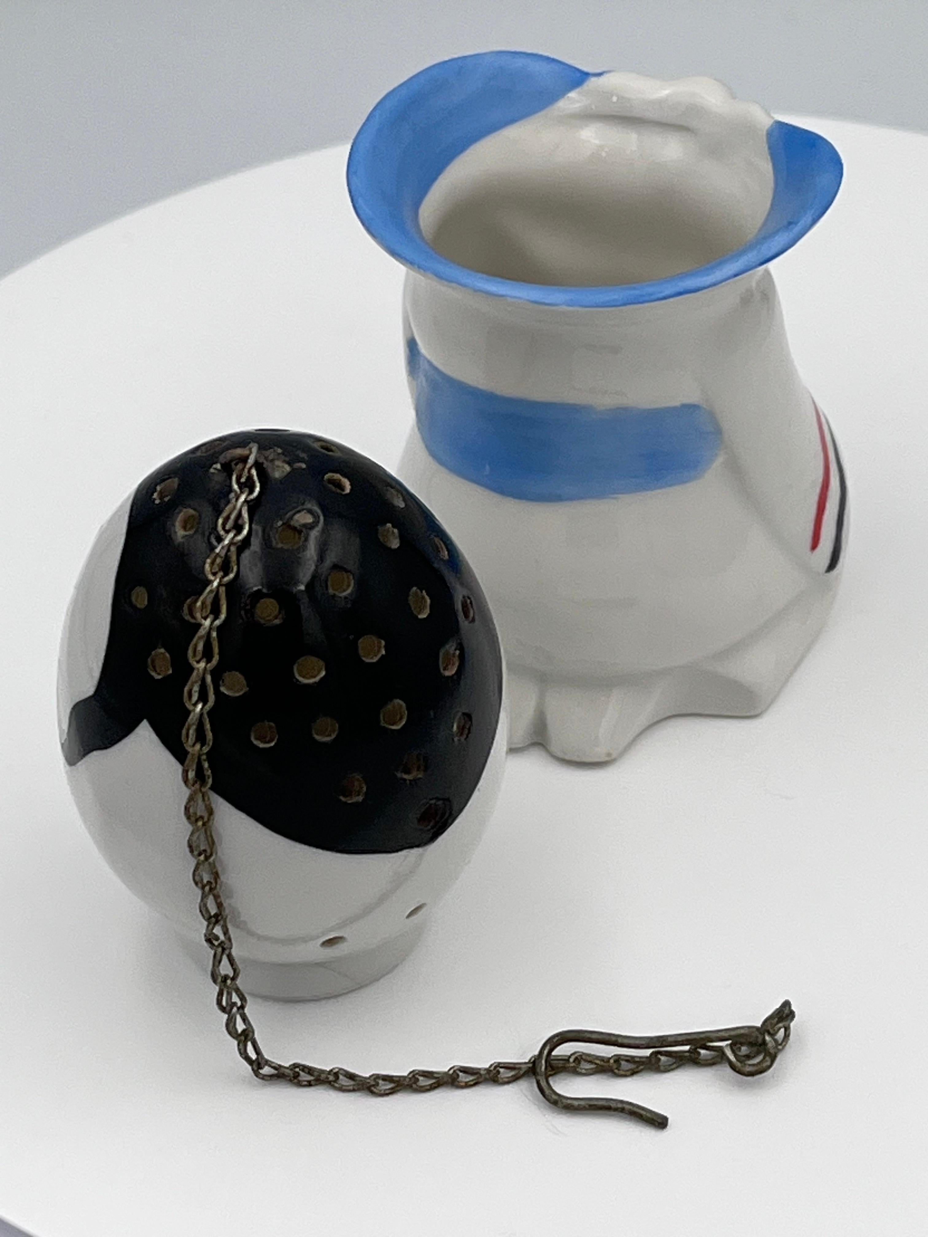 Rare 1930s Art Deco German Porcelain Orientalist Style Figural Tea Strainer For Sale 3