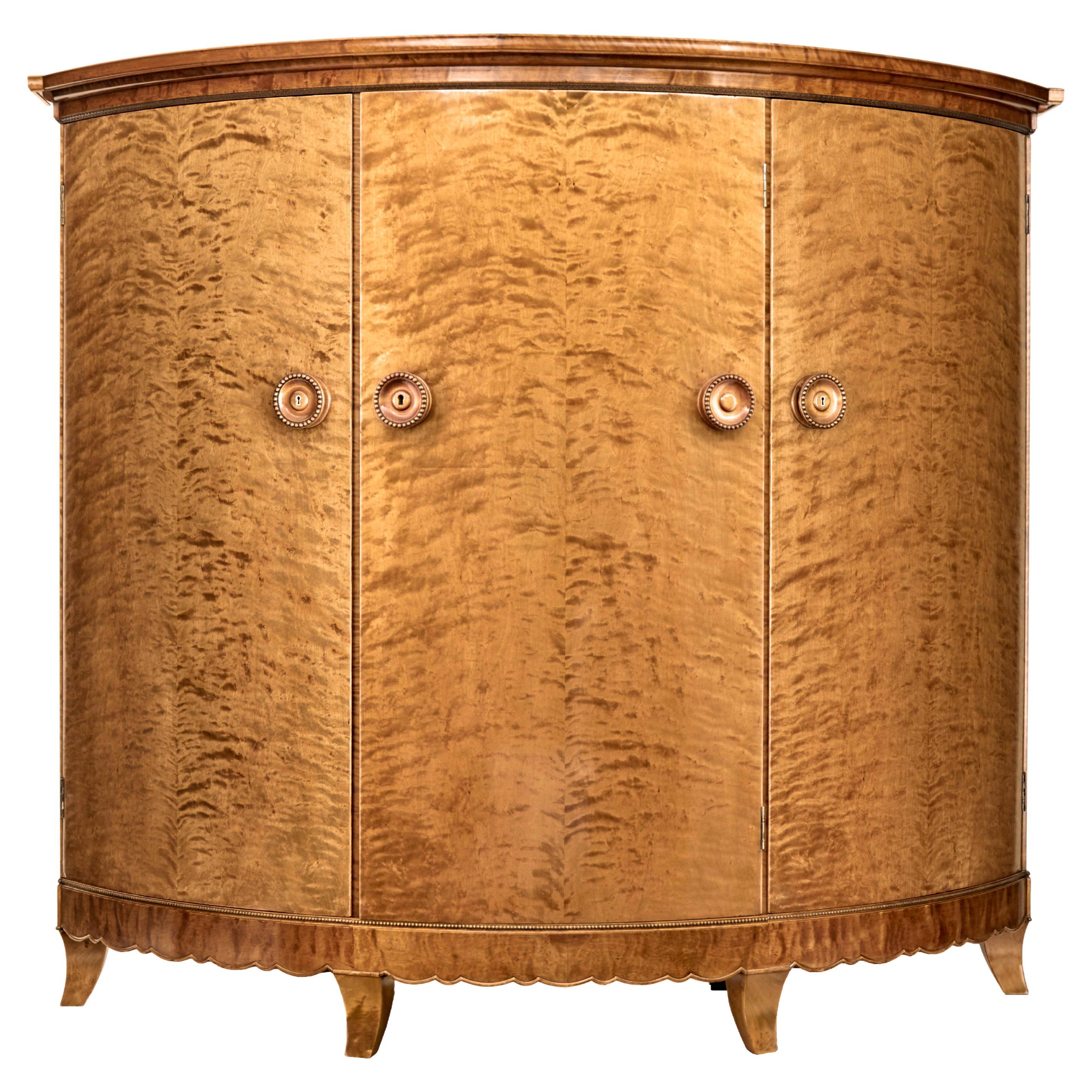 Rare 1930’s birch cabinet of grand proportions Otto Schulz for Boet For Sale