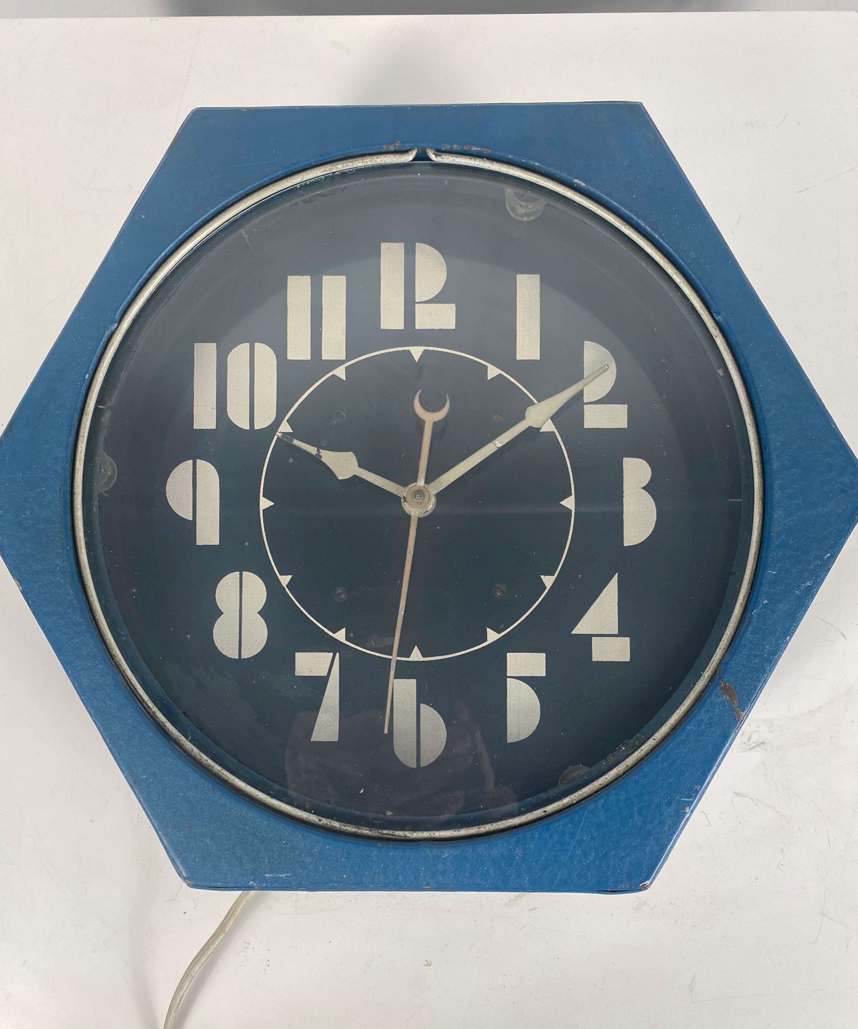 Rare 1930s Diminuative Hexagon Art Deco Neon Clock, Electric Neon Clock Co. In Good Condition For Sale In Buffalo, NY