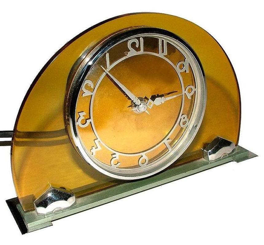 Anglais Rare horloge anglaise des années 1930 en bakélite jaune et chrome de style Art Déco moderniste en vente