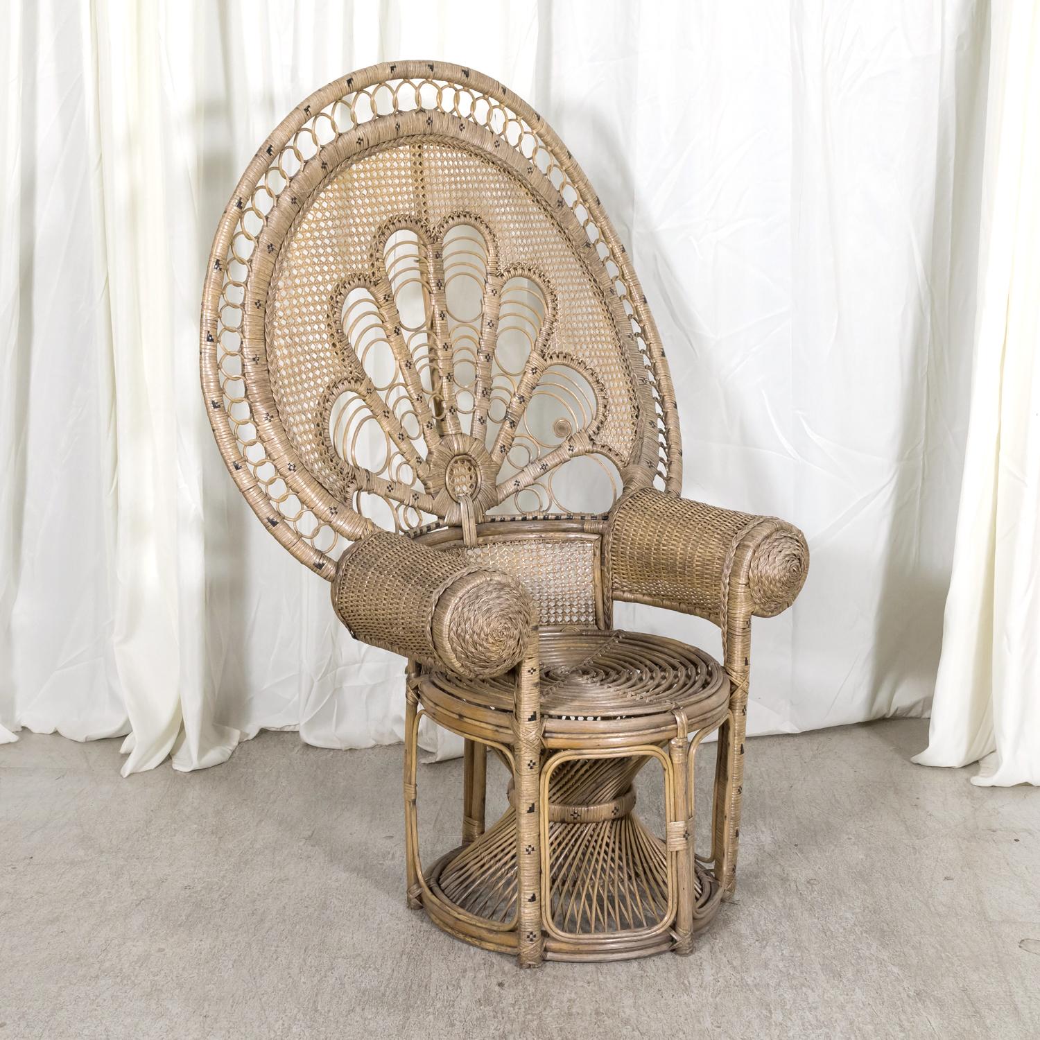 Rare 1930s French Wicker Rattan Emmanuelle Peacock Chair For Sale 6