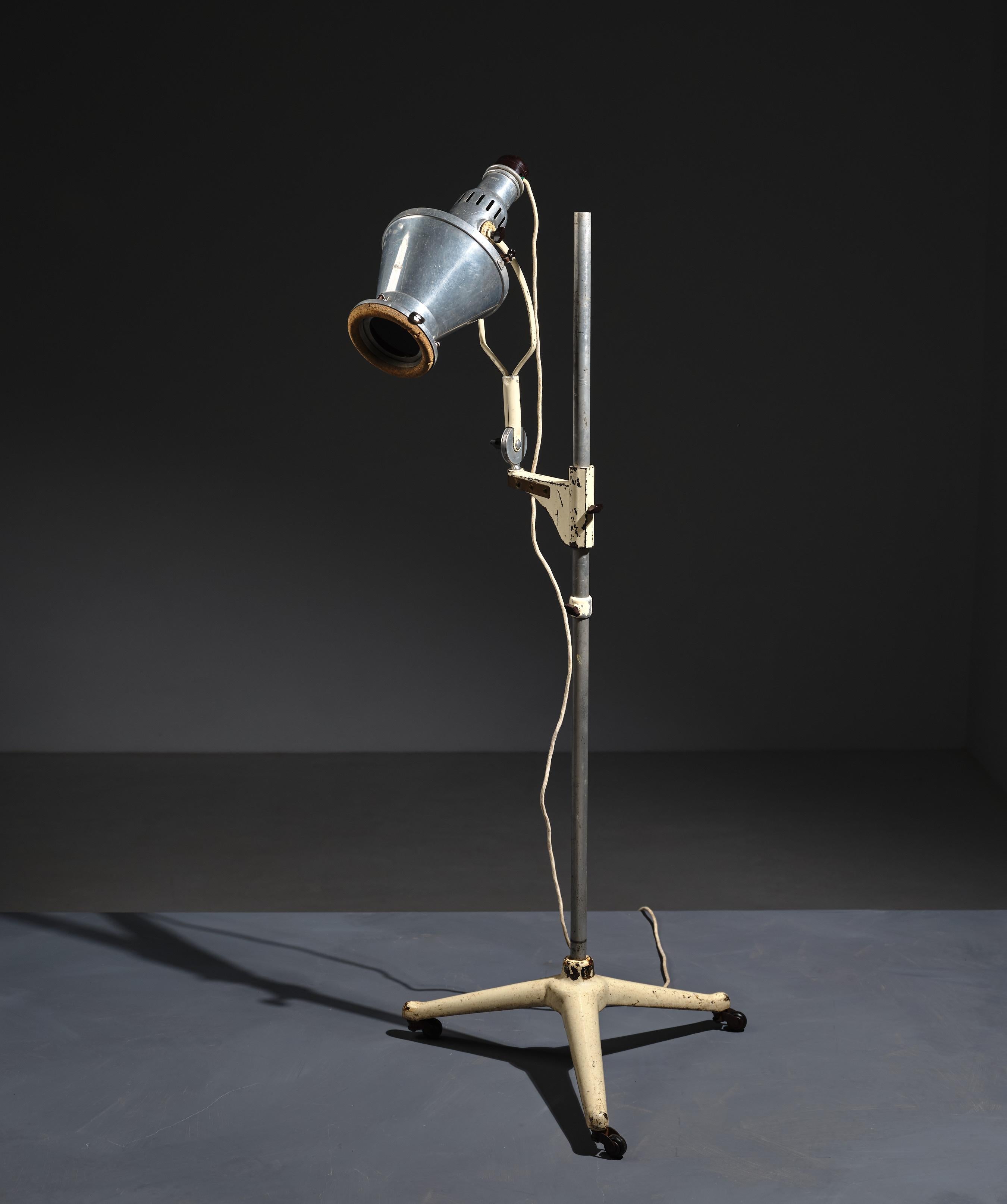 Rare 1930s Industrial Floor Lamp by Original Hanau - Model Sollux For Sale 4