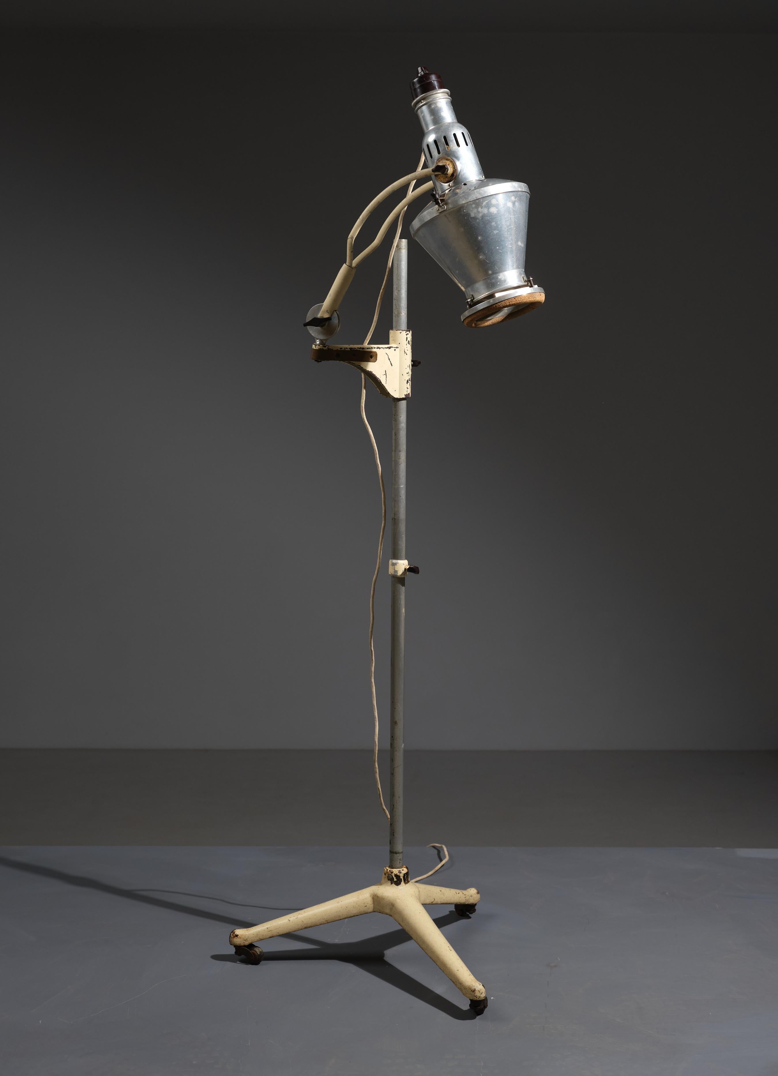 Rare 1930s Industrial Floor Lamp by Original Hanau - Model Sollux For Sale 5