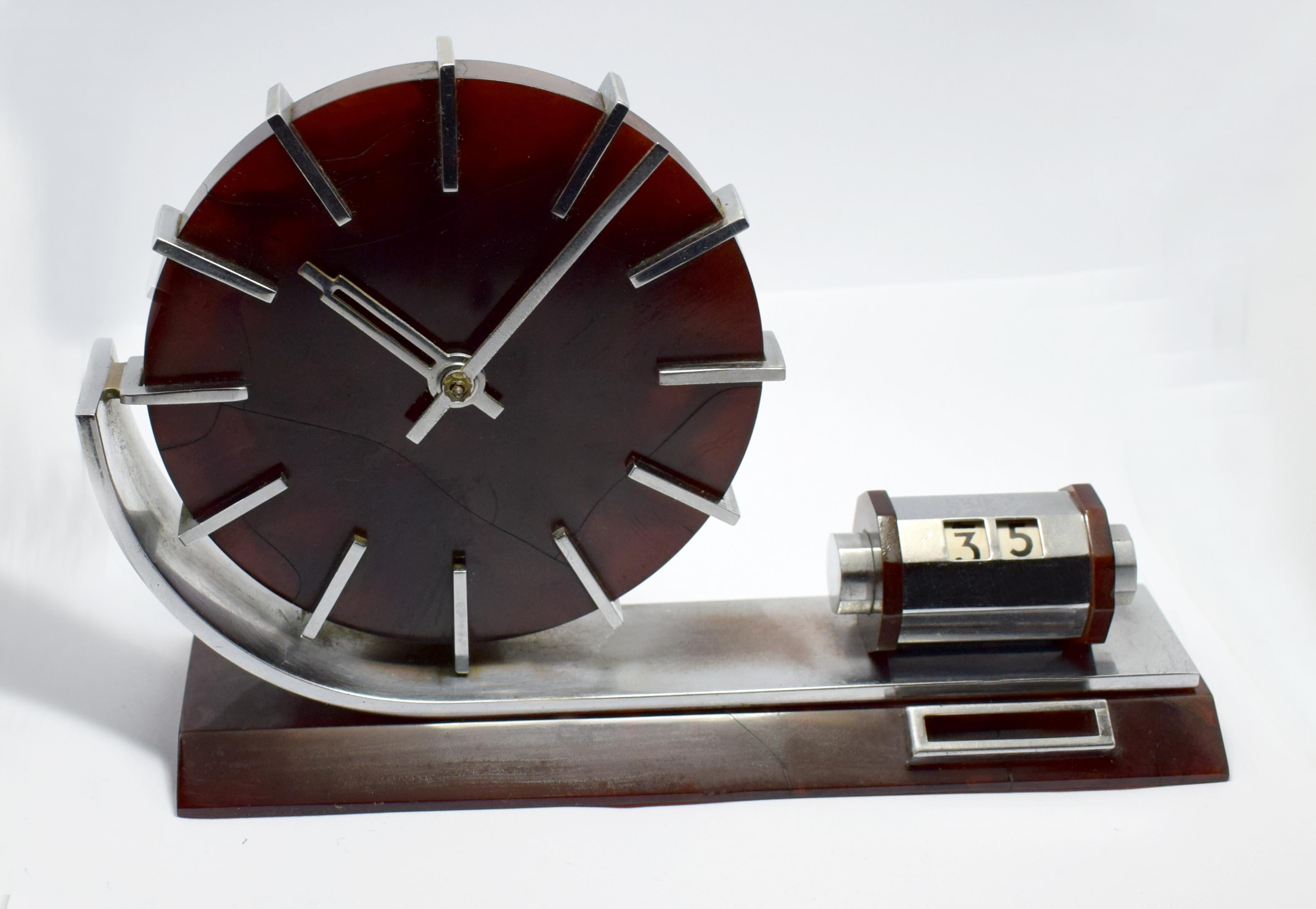 Rare 1930s Modernist Bakelite Clock 5