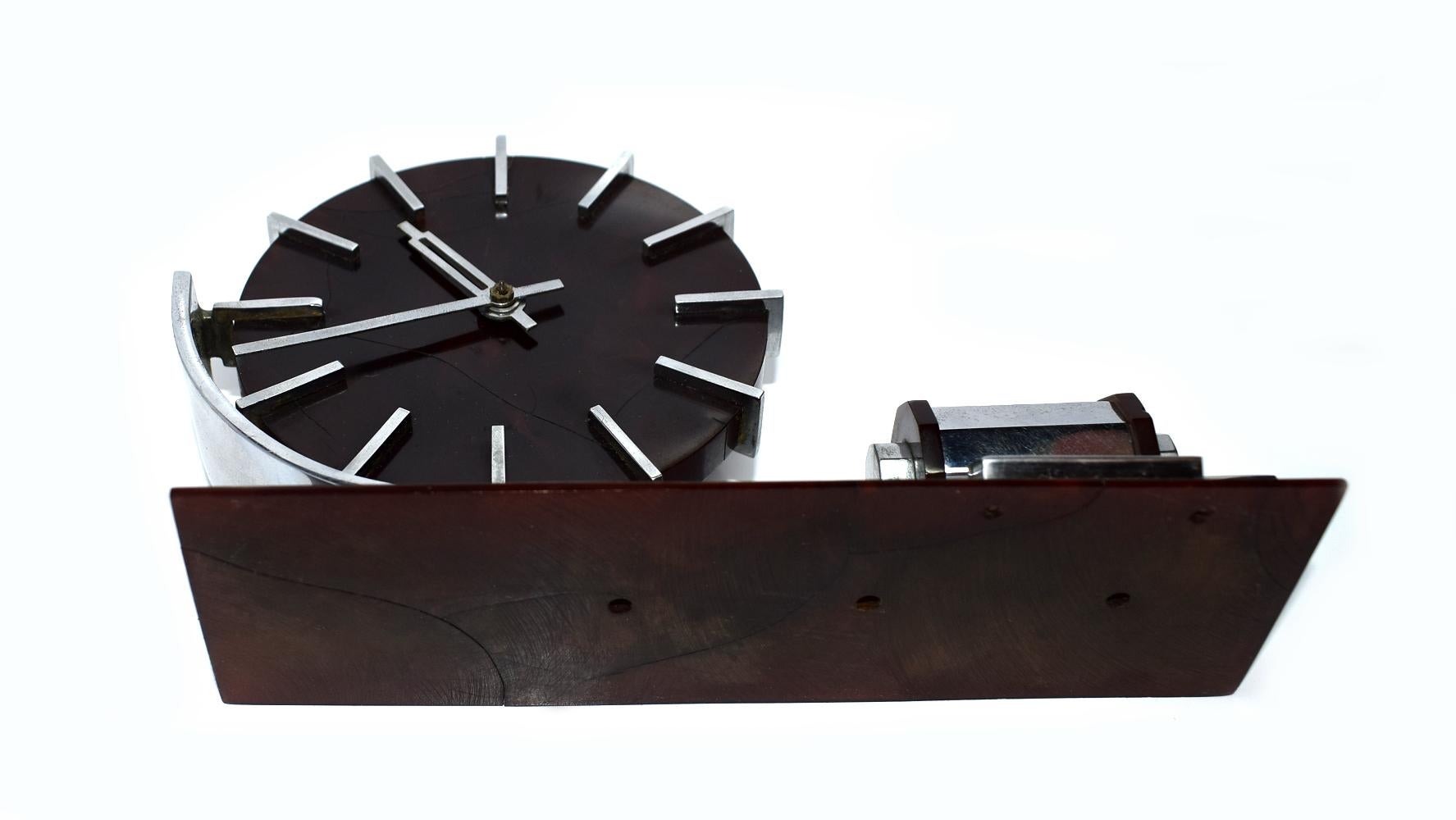 Rare 1930s Modernist Bakelite Clock 3