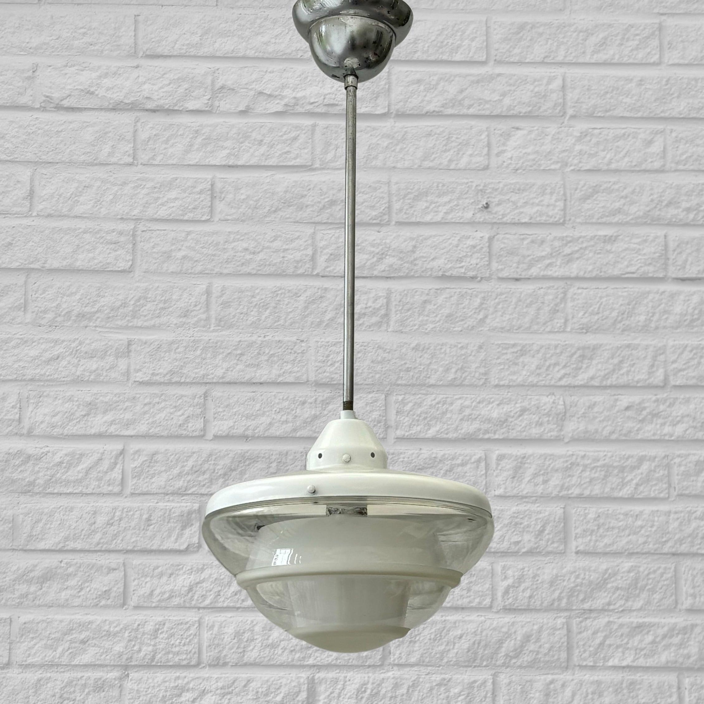 Svedese Rara lampada a sospensione Bauhaus KG degli anni '30 di K.K. Lindesvärd in vendita