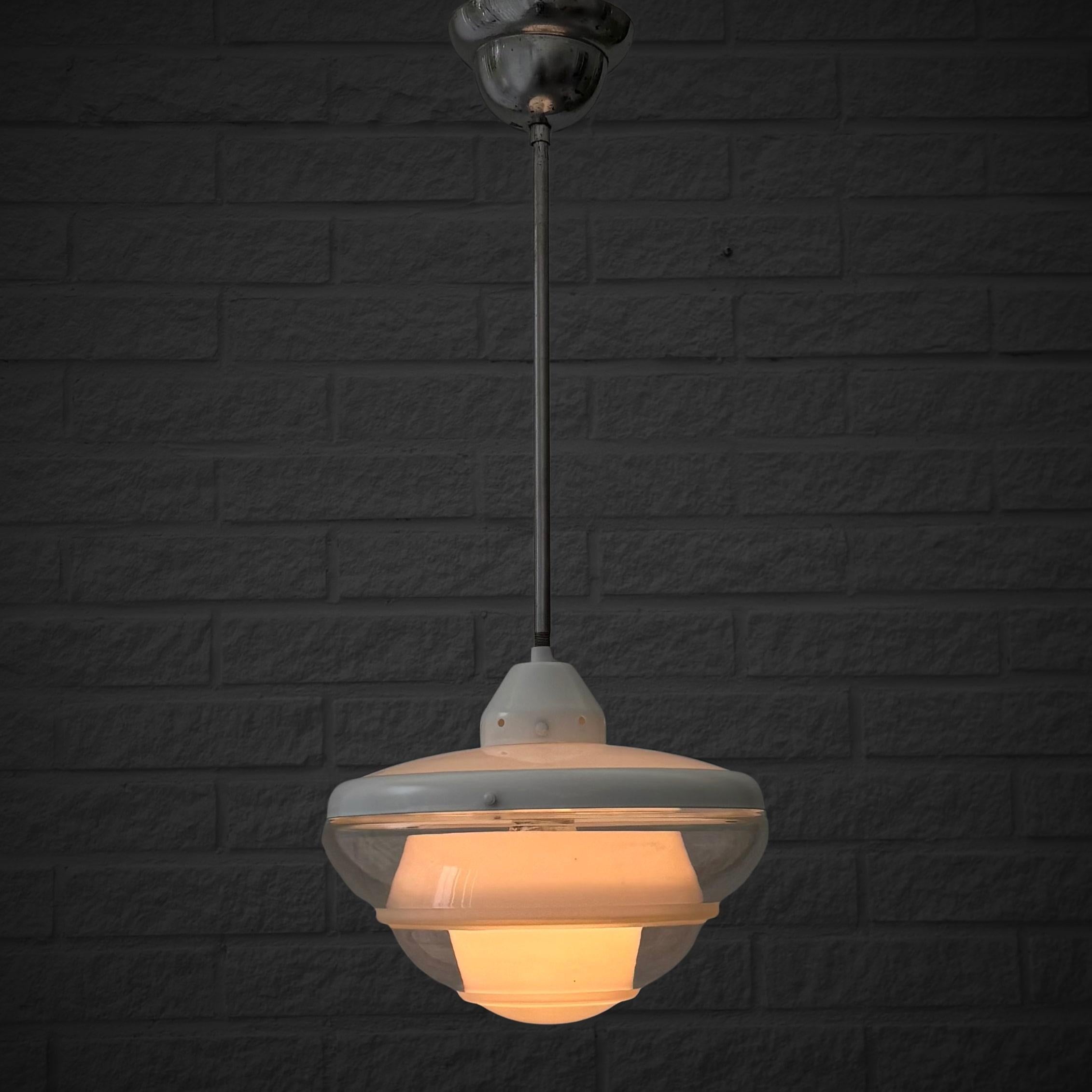 Acciaio Rara lampada a sospensione Bauhaus KG degli anni '30 di K.K. Lindesvärd in vendita
