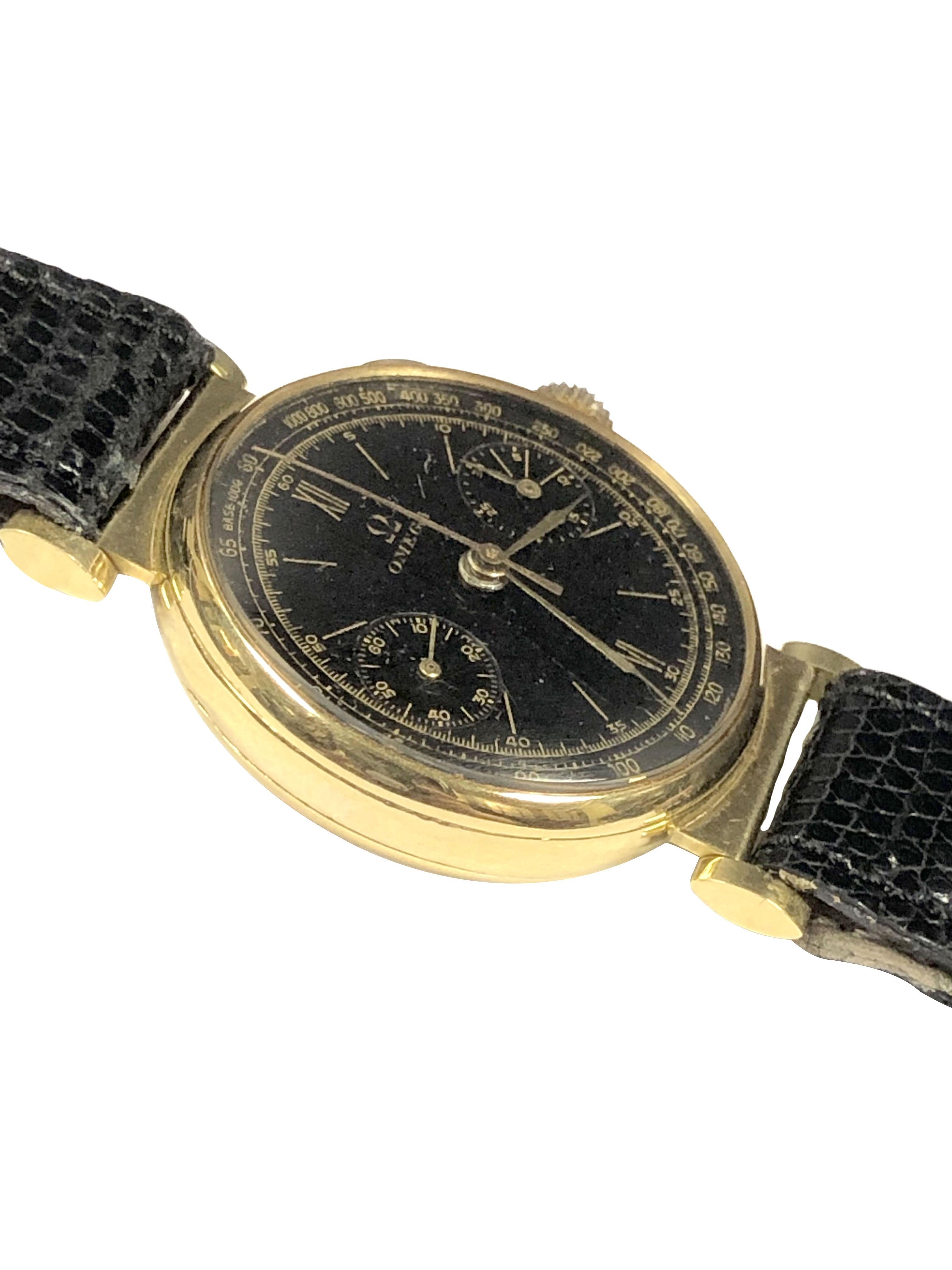 Montre-bracelet chronographe Omega en or rose, fine et rare, des années 1930 Unisexe en vente