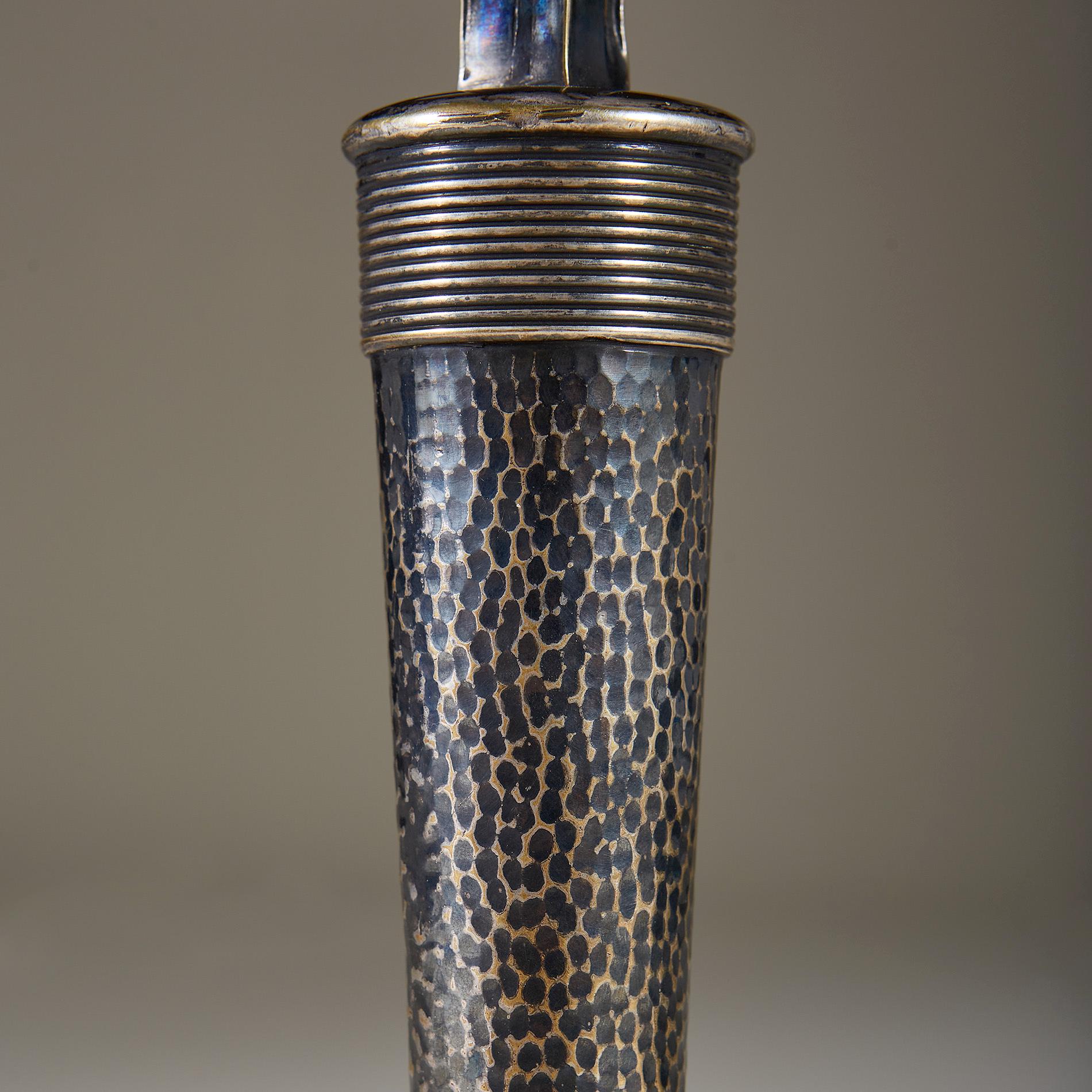 Rare 1930s Hammered Metal Table Lamp by Andre Arbus and Raymond Subes, signed In Good Condition For Sale In London, GB