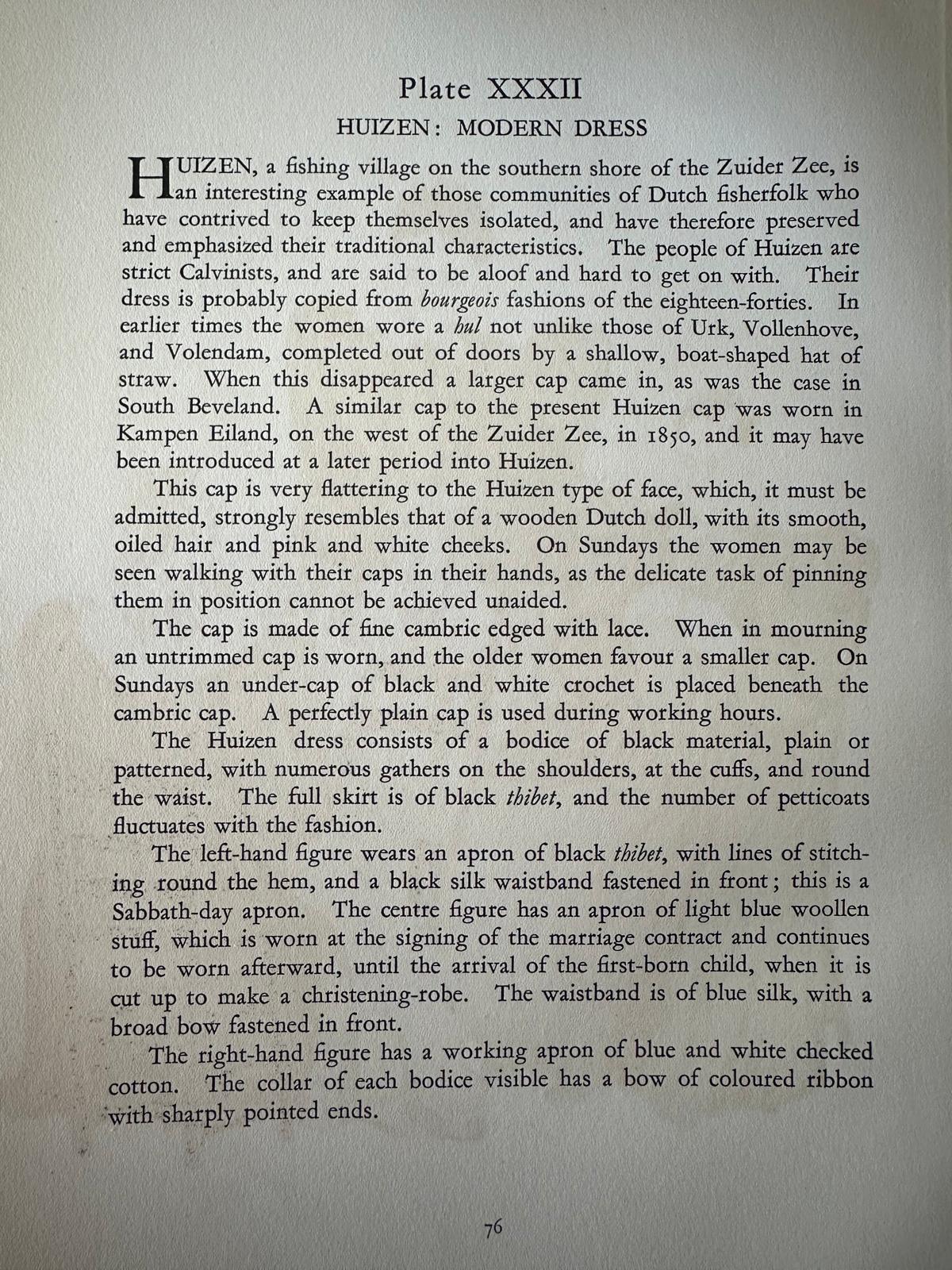 Rara stampa olandese del 1932: Abito moderno da donna Huizen con CAP e grembiuli in pizzo in vendita 2