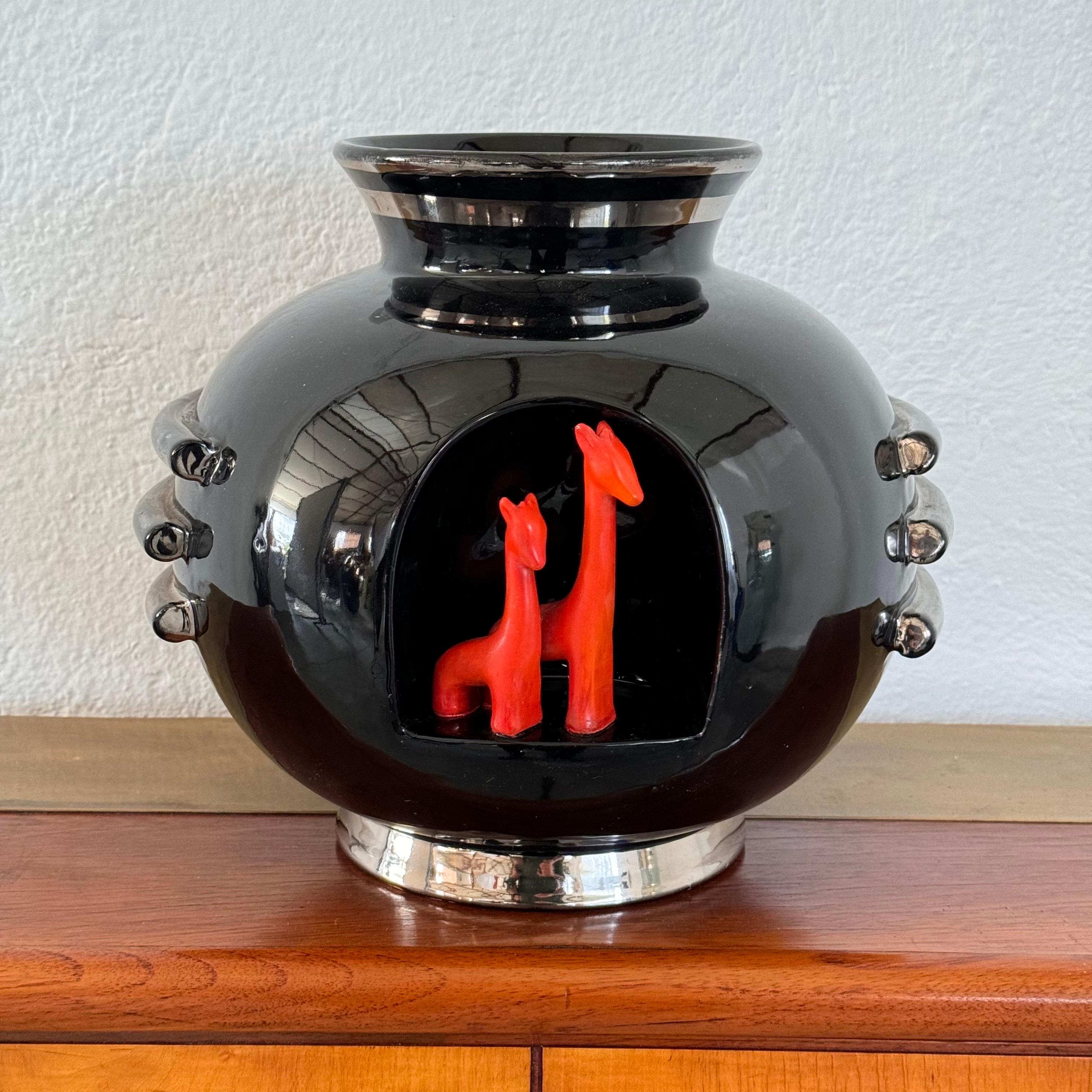 italien Rare vase en céramique métaphysique Art déco de 1935 par Marcello Fantoni pour Deruta en vente