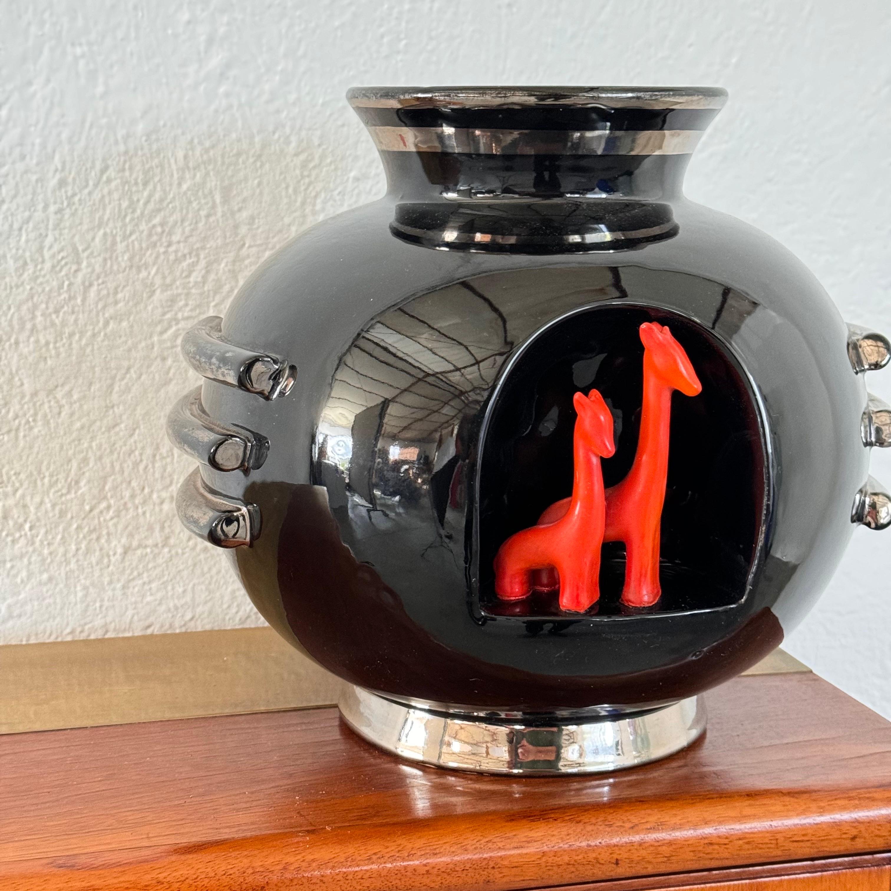 Fait main Rare vase en céramique métaphysique Art déco de 1935 par Marcello Fantoni pour Deruta en vente