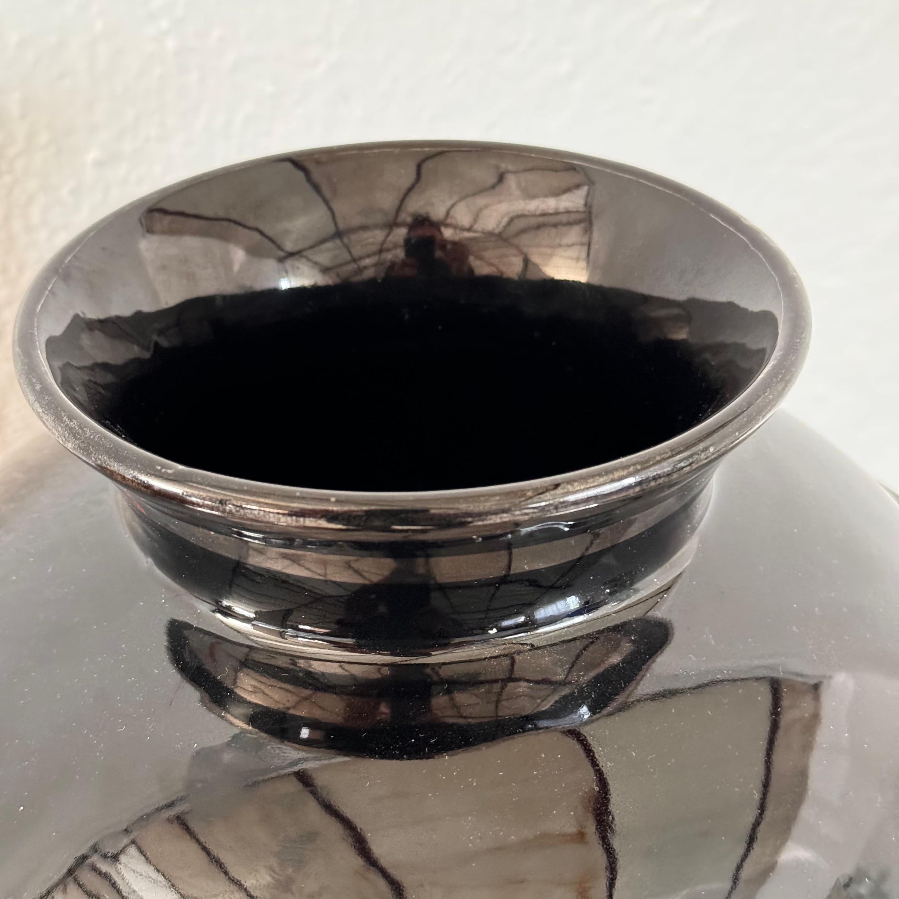Milieu du XXe siècle Rare vase en céramique métaphysique Art déco de 1935 par Marcello Fantoni pour Deruta en vente