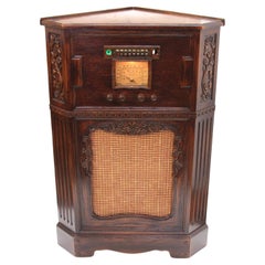 Rare 1939 Vintage Viking Oak Corner Console Radio by Romweber