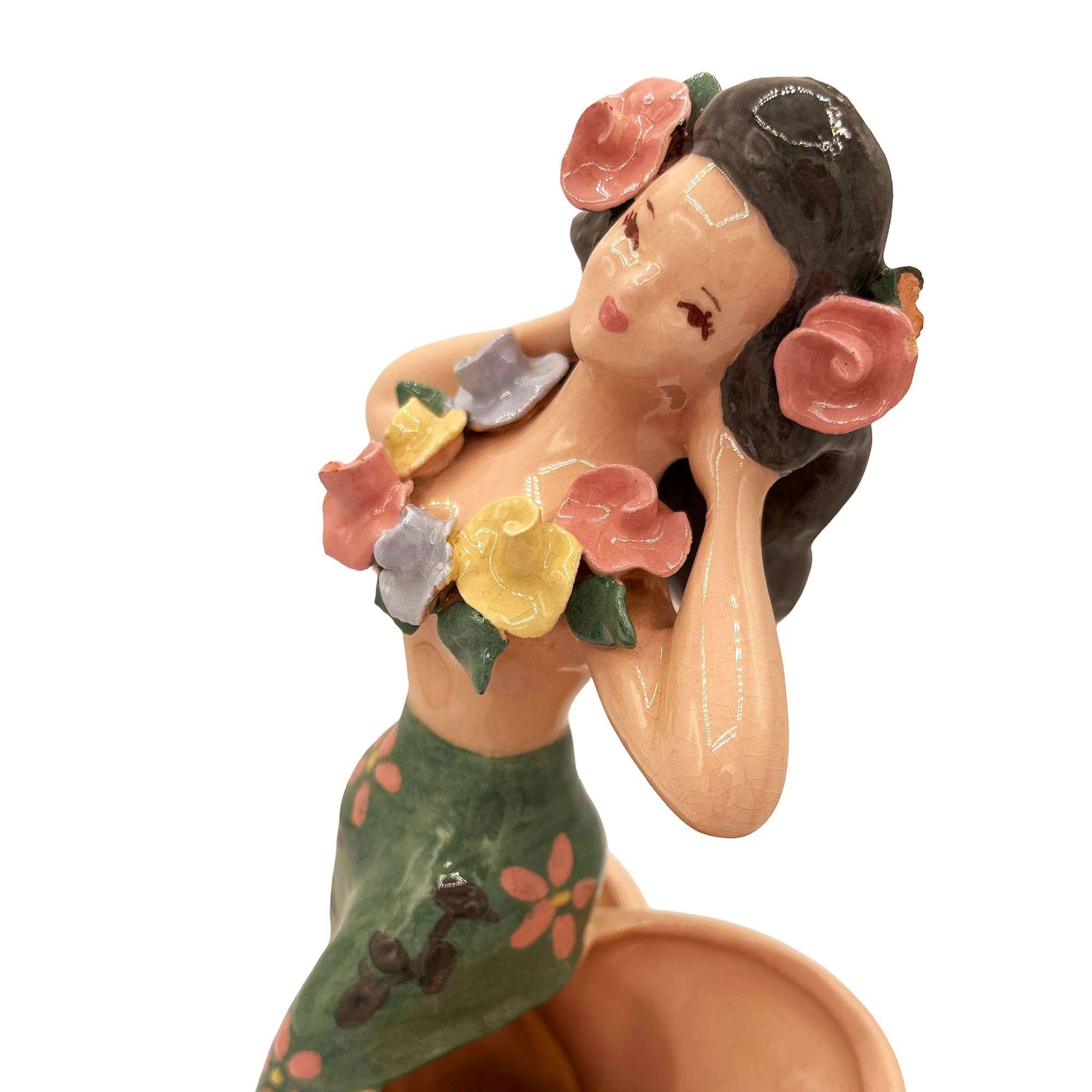 Rare 1940 Dancing Hula Girl Vase by Kaye of Hollywood Dorette Saltzman In condizioni ottime in vendita a Van Nuys, CA