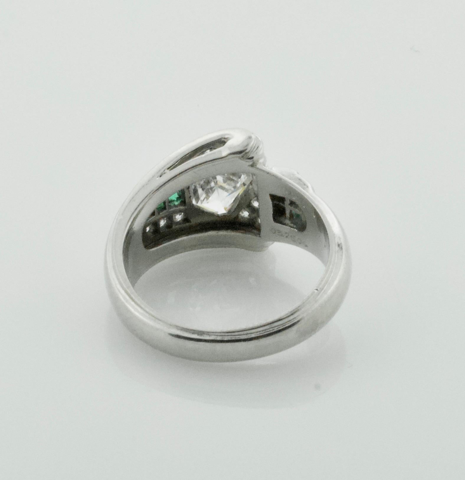 Women's or Men's Rare 1940s Diamond and Emerald Ring in Palladium 1.83 E - VS1 Shield Cut For Sale