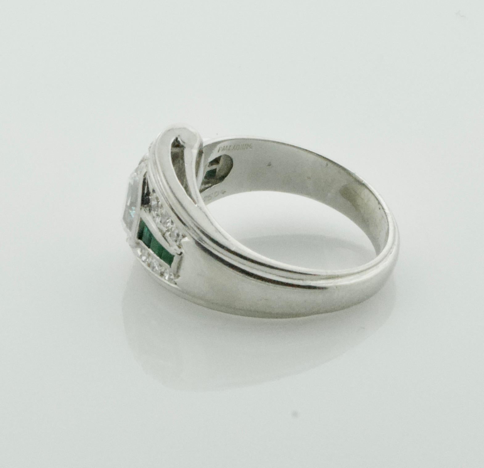 Rare 1940s Diamond and Emerald Ring in Palladium 1.83 E - VS1 Shield Cut For Sale 1