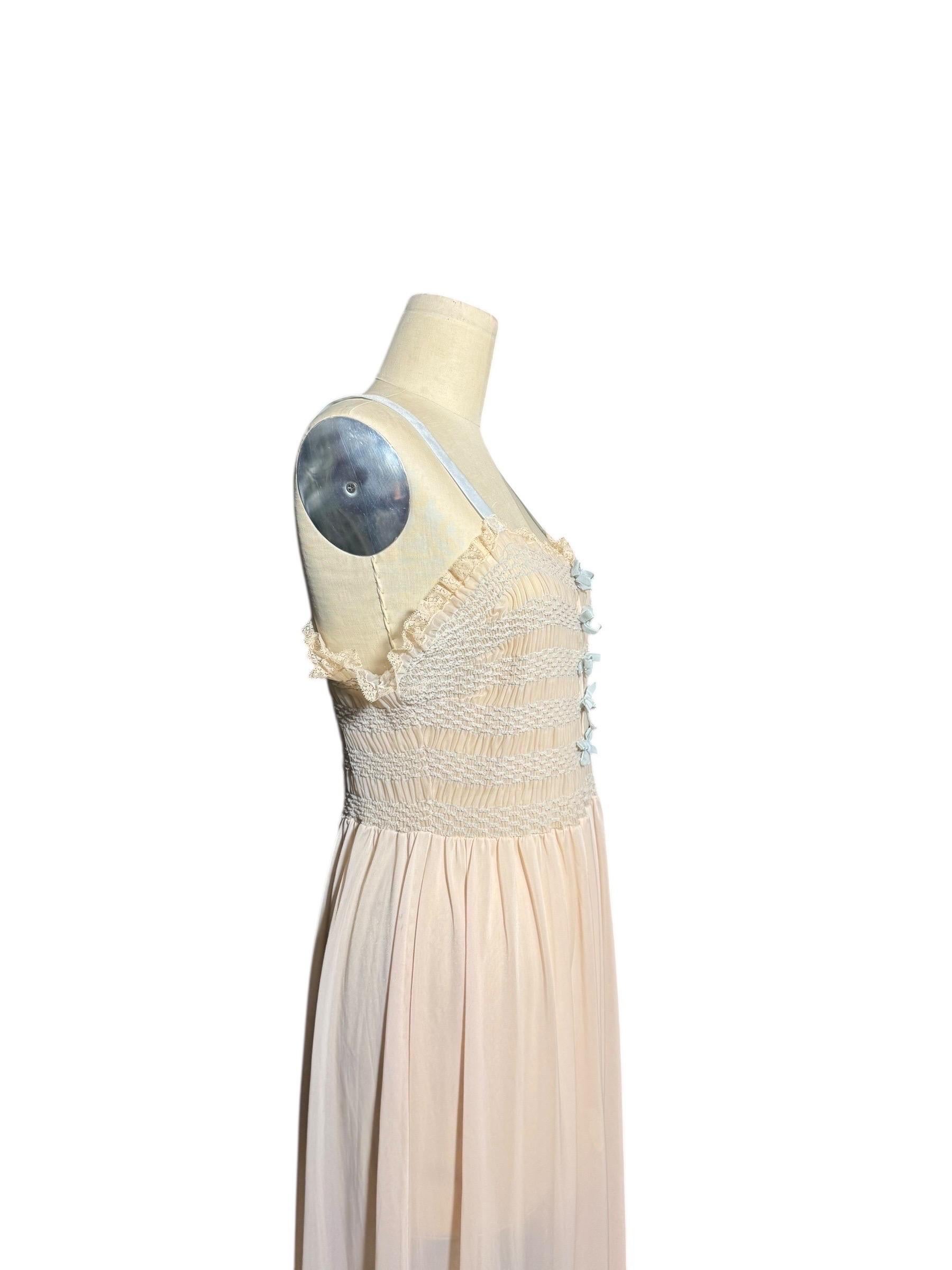 Rara camicia da notte Elsa Schiaparelli degli anni '40 con fiocchi di velluto e bordi in pizzo in vendita 1