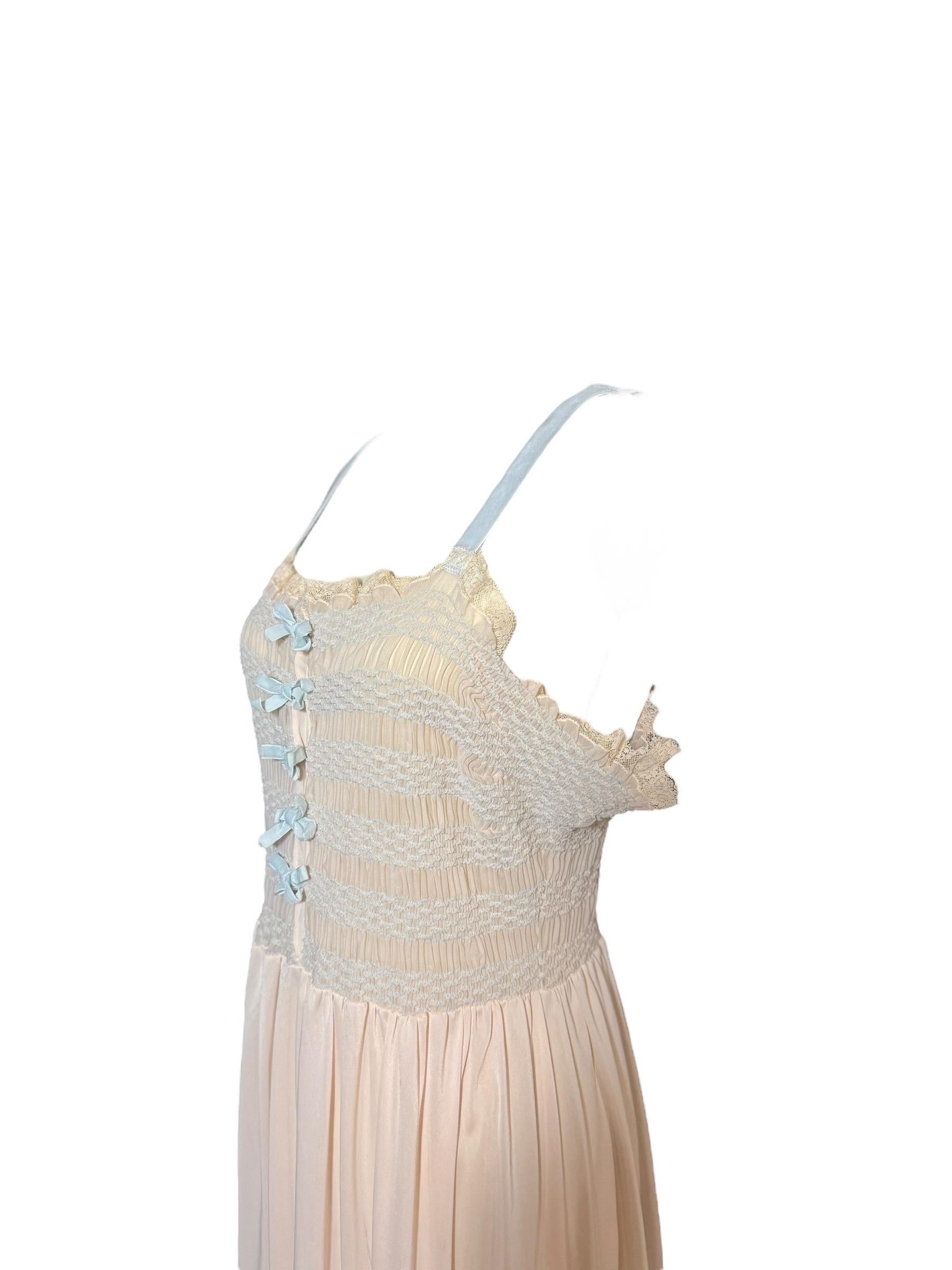 Rara camicia da notte Elsa Schiaparelli degli anni '40 con fiocchi di velluto e bordi in pizzo in vendita 3