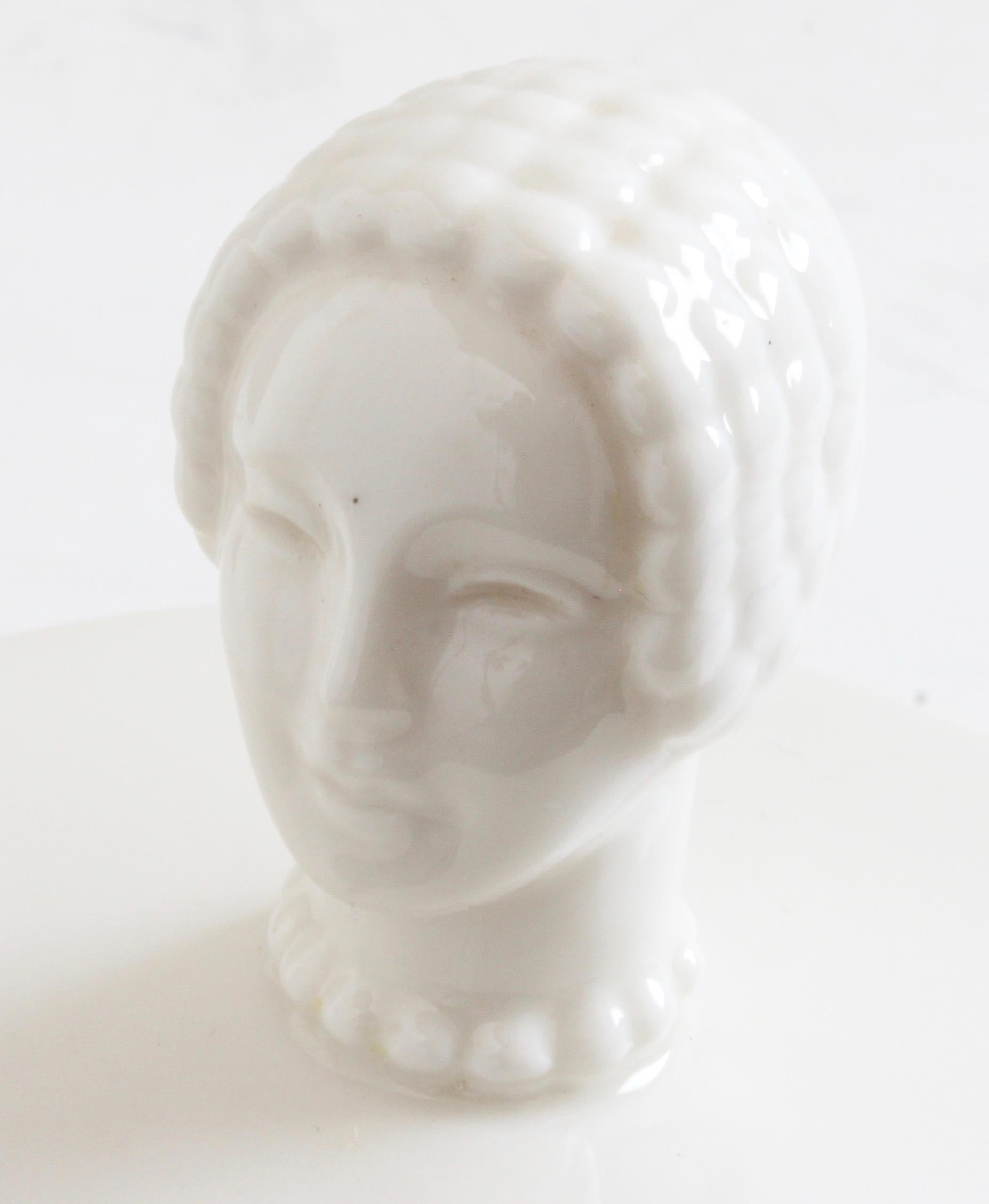 Raro set di portacipria e decanter per lozioni in porcellana Hattie Carnegie by Lenox degli anni '40 in vendita 7