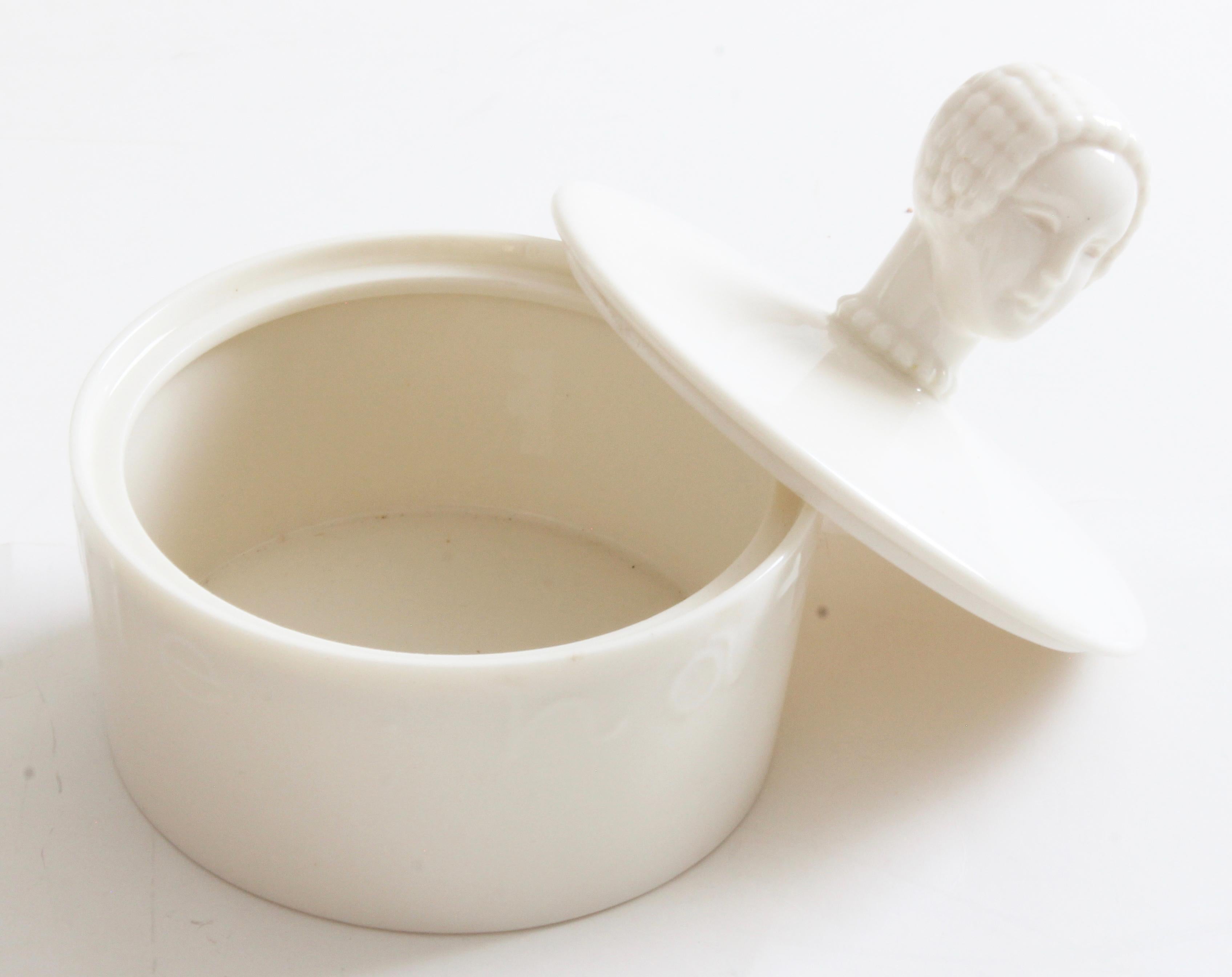 Raro set di portacipria e decanter per lozioni in porcellana Hattie Carnegie by Lenox degli anni '40 in vendita 8